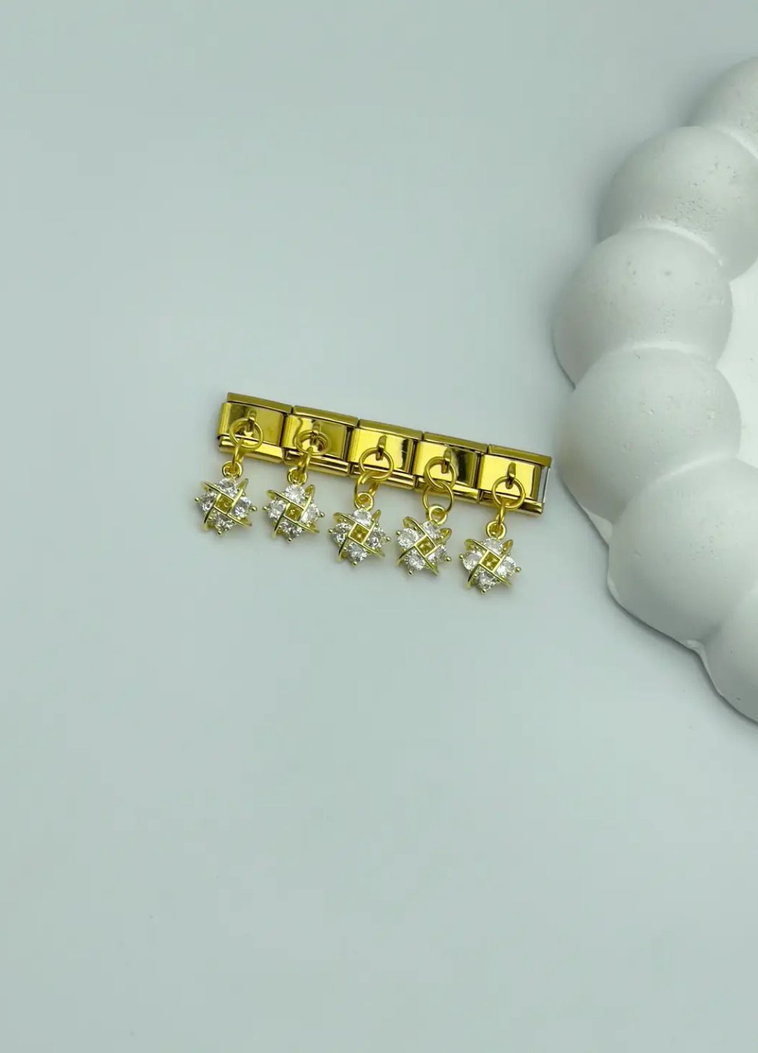 Sallantılı Nomi Charm