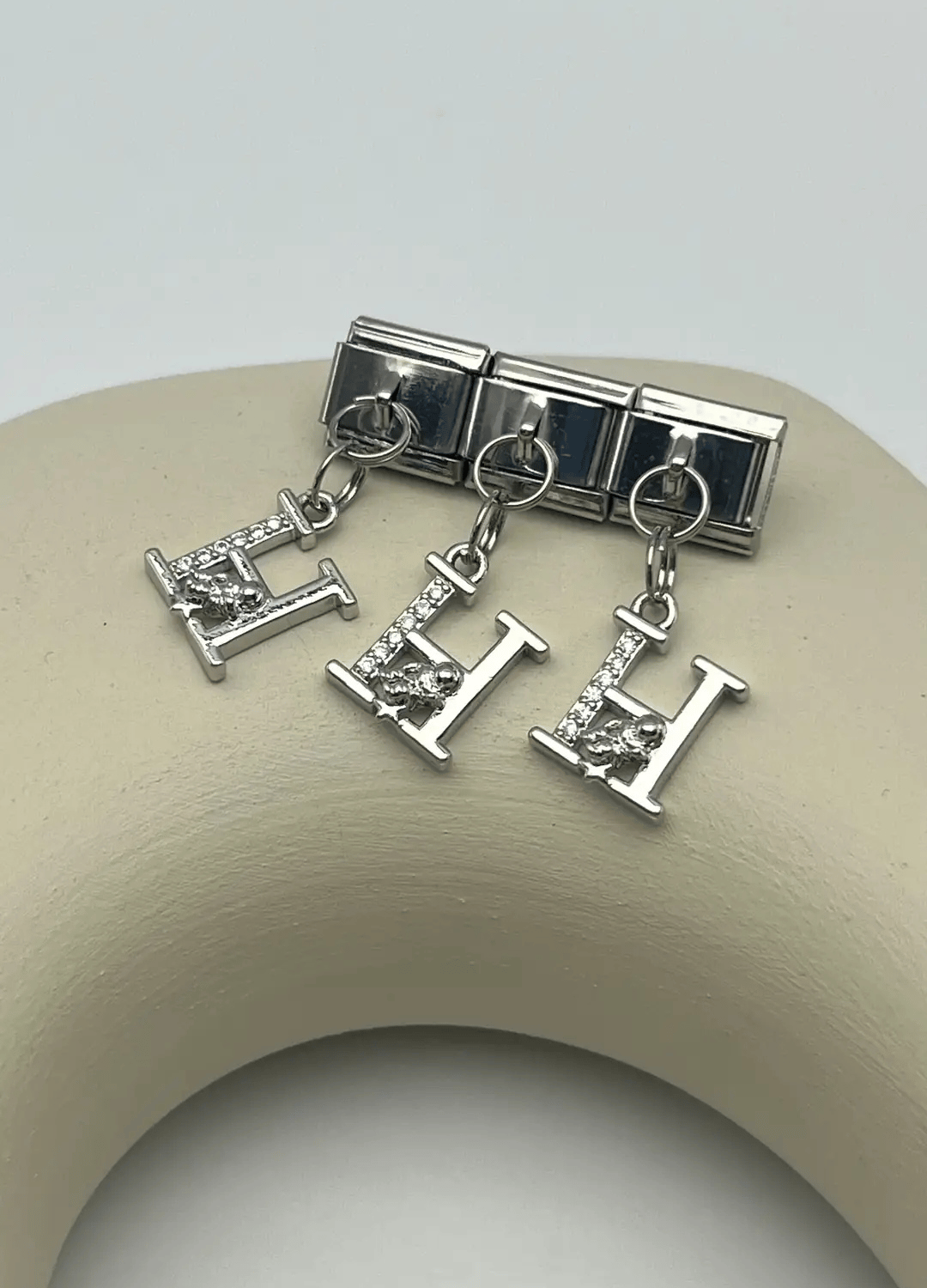 Silver Nomi A Harfli Charm - 25-chrmn162