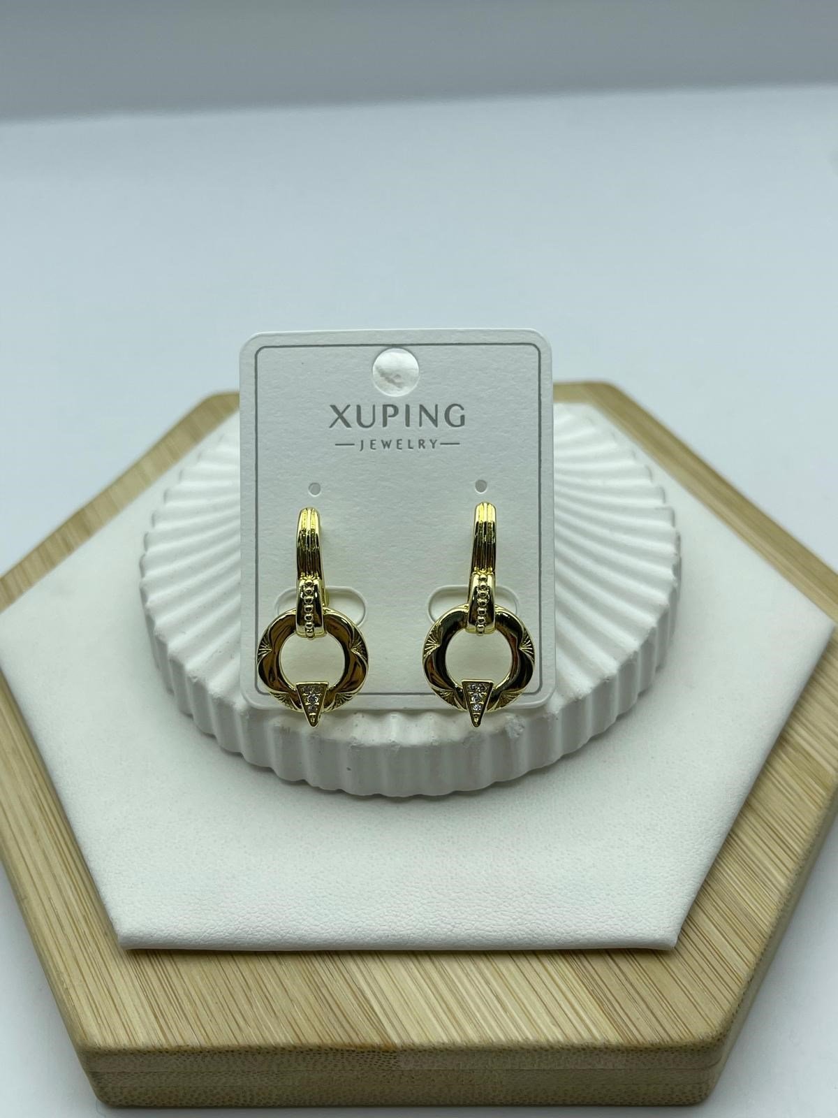 üçgen taş detaylı halka xuping gold küpe 26xpkp127