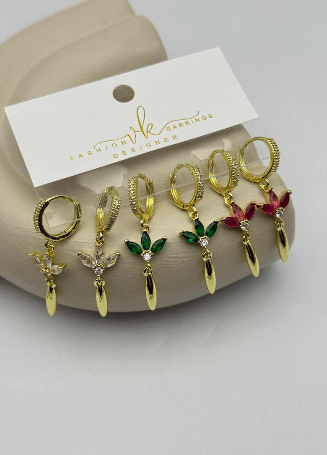 Vip Gold Renkli Taşlı Çiçek Sallantılı 6'lı Küpe - 26vipkp58
