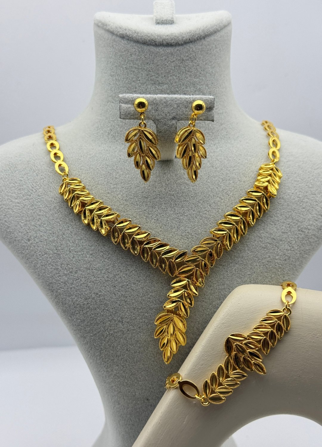 Vip Gold Yaprak Küpe Bileklik Kolye Set - 26set14