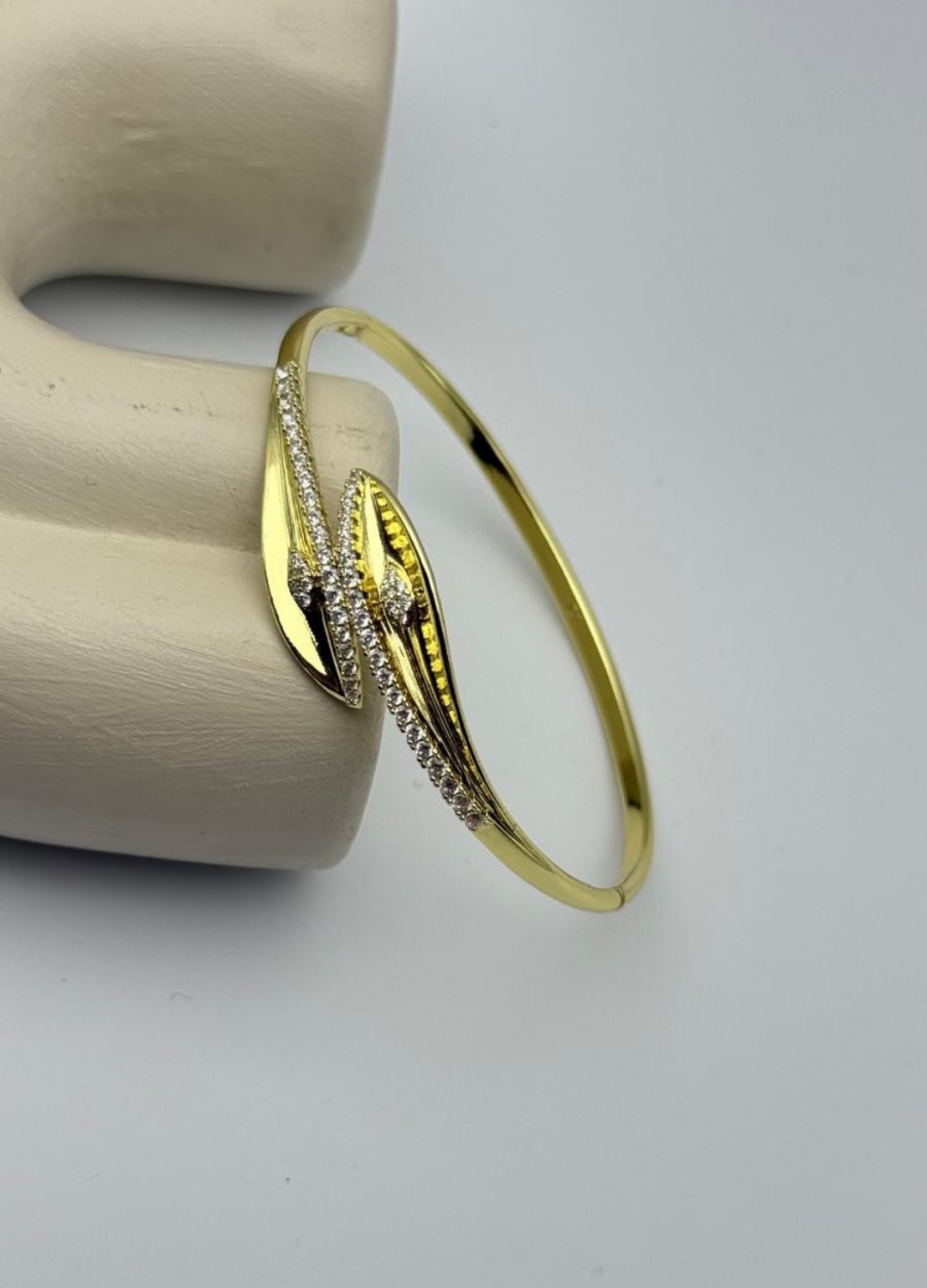 Xuping Gold Royal Wave Kelepçe - 26klp26