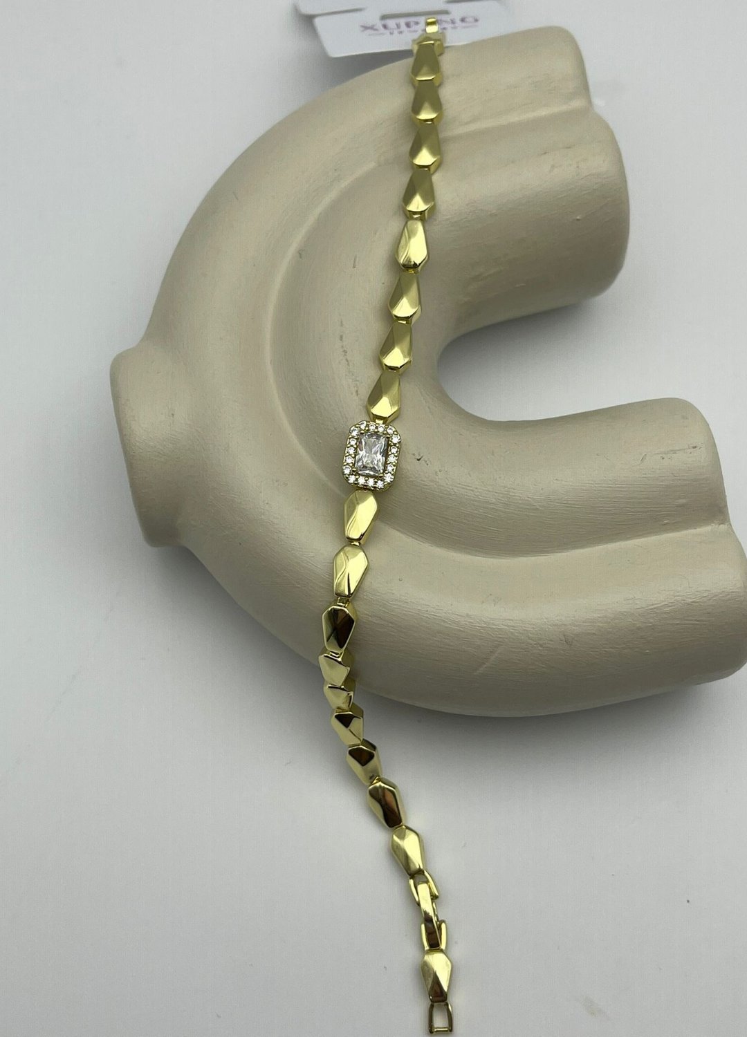 Xuping Gold Taşlı Asalet Kare Bileklik - 26xpb32