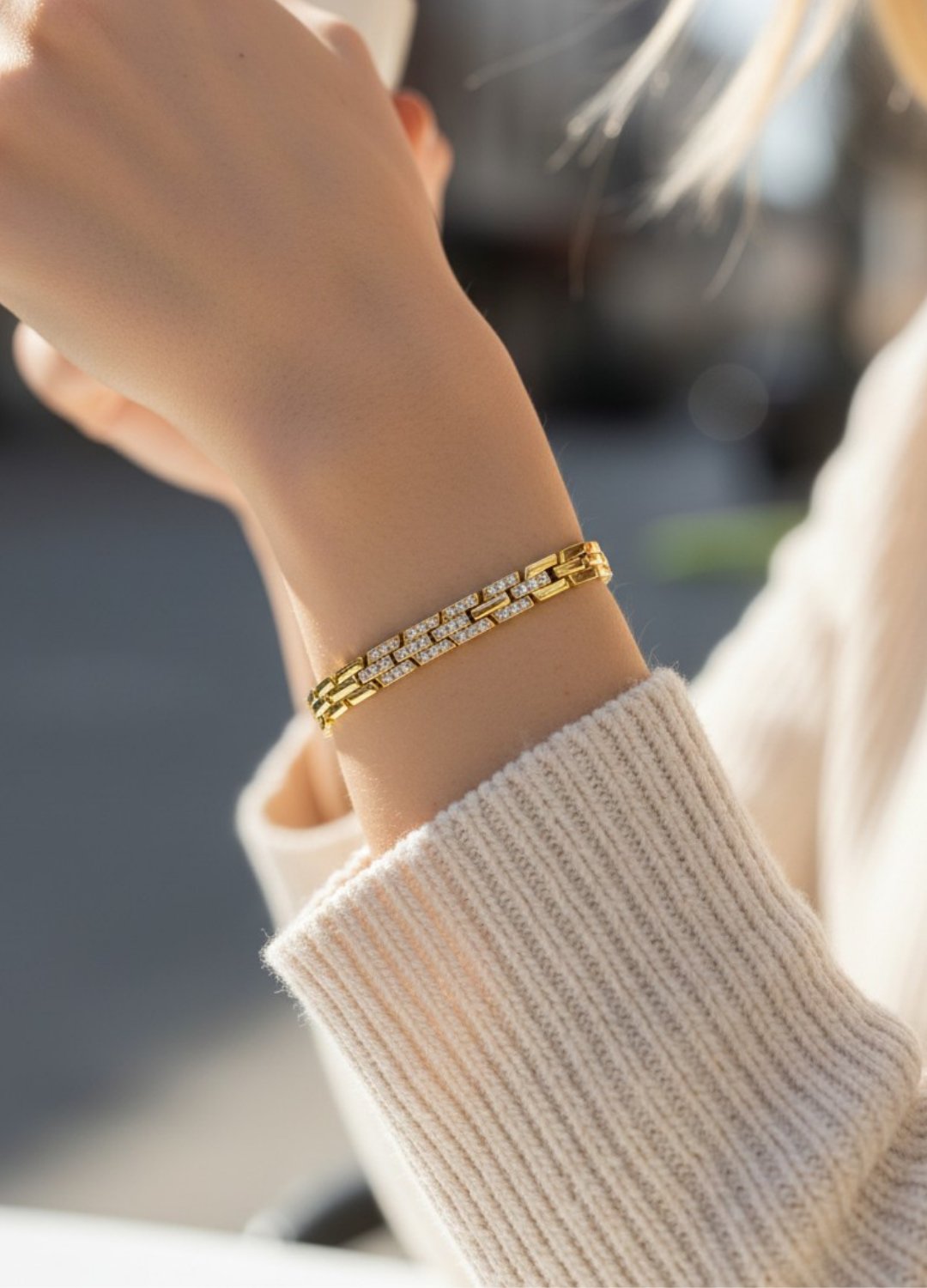 Xuping Gold Taşlı Luna Bileklik - 26xpb44