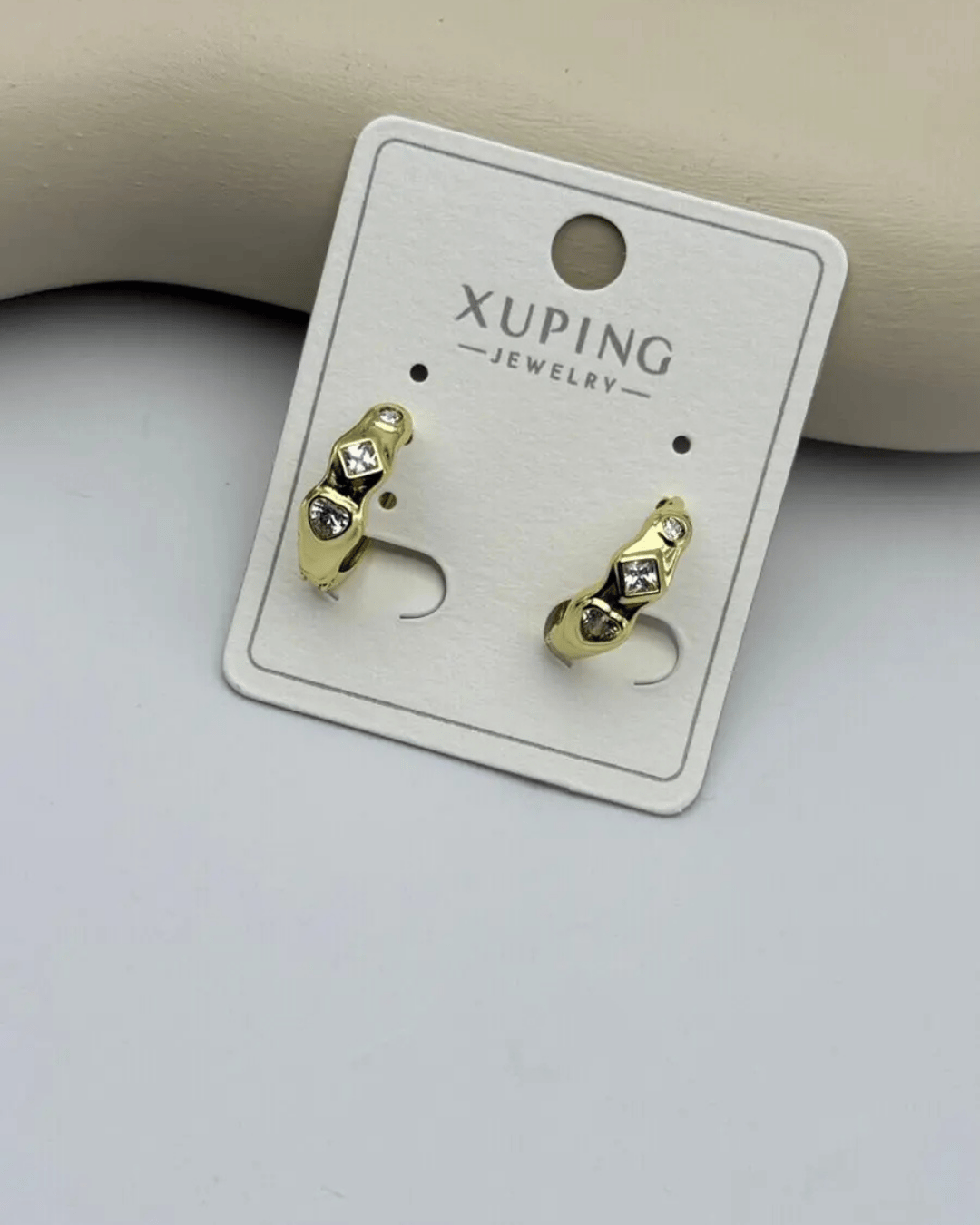 Xuping Gold Taşlı Tasarım Küpe - 25-xpkp150