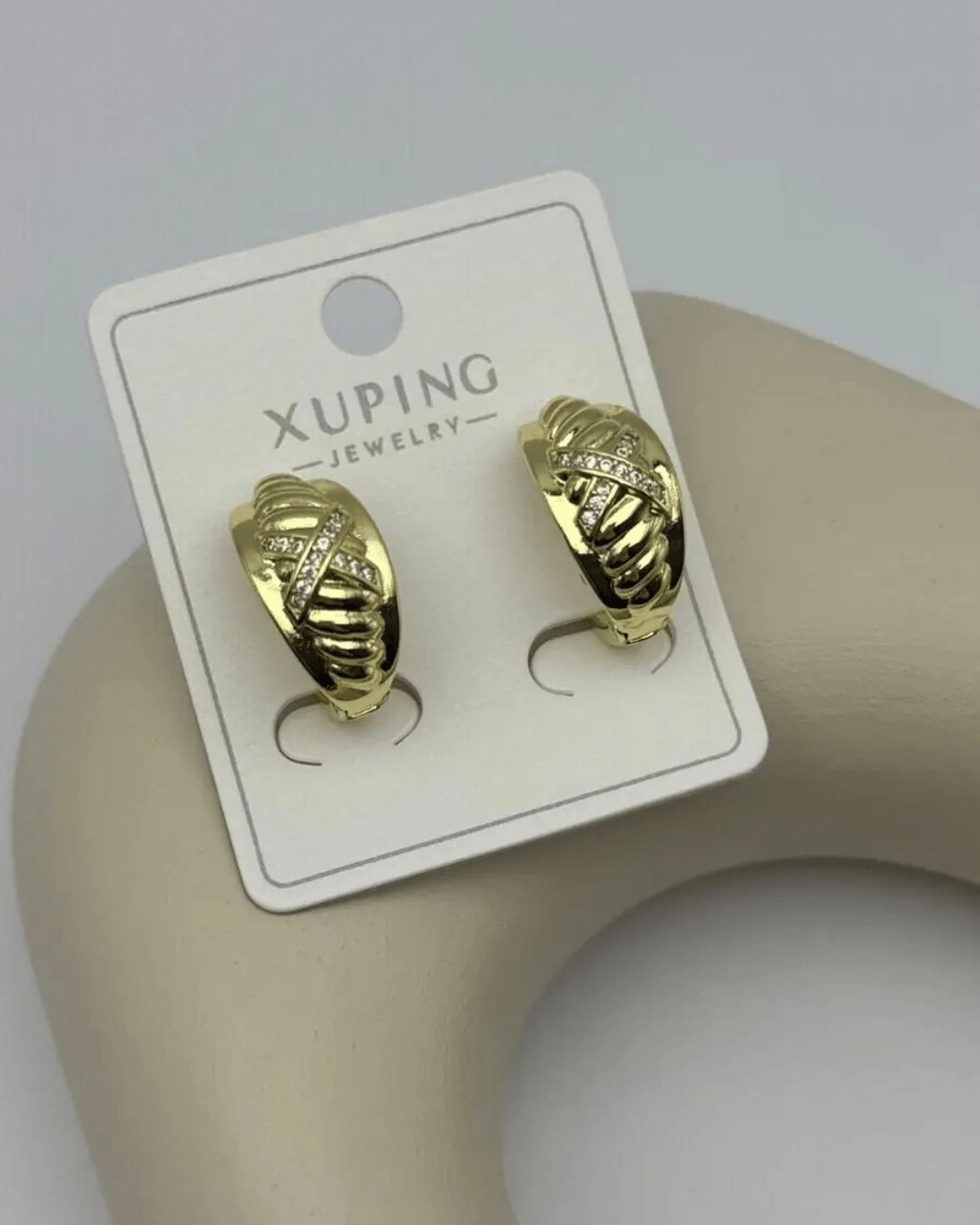Xuping Gold Taşlı X Küpe - 25-xpkp135