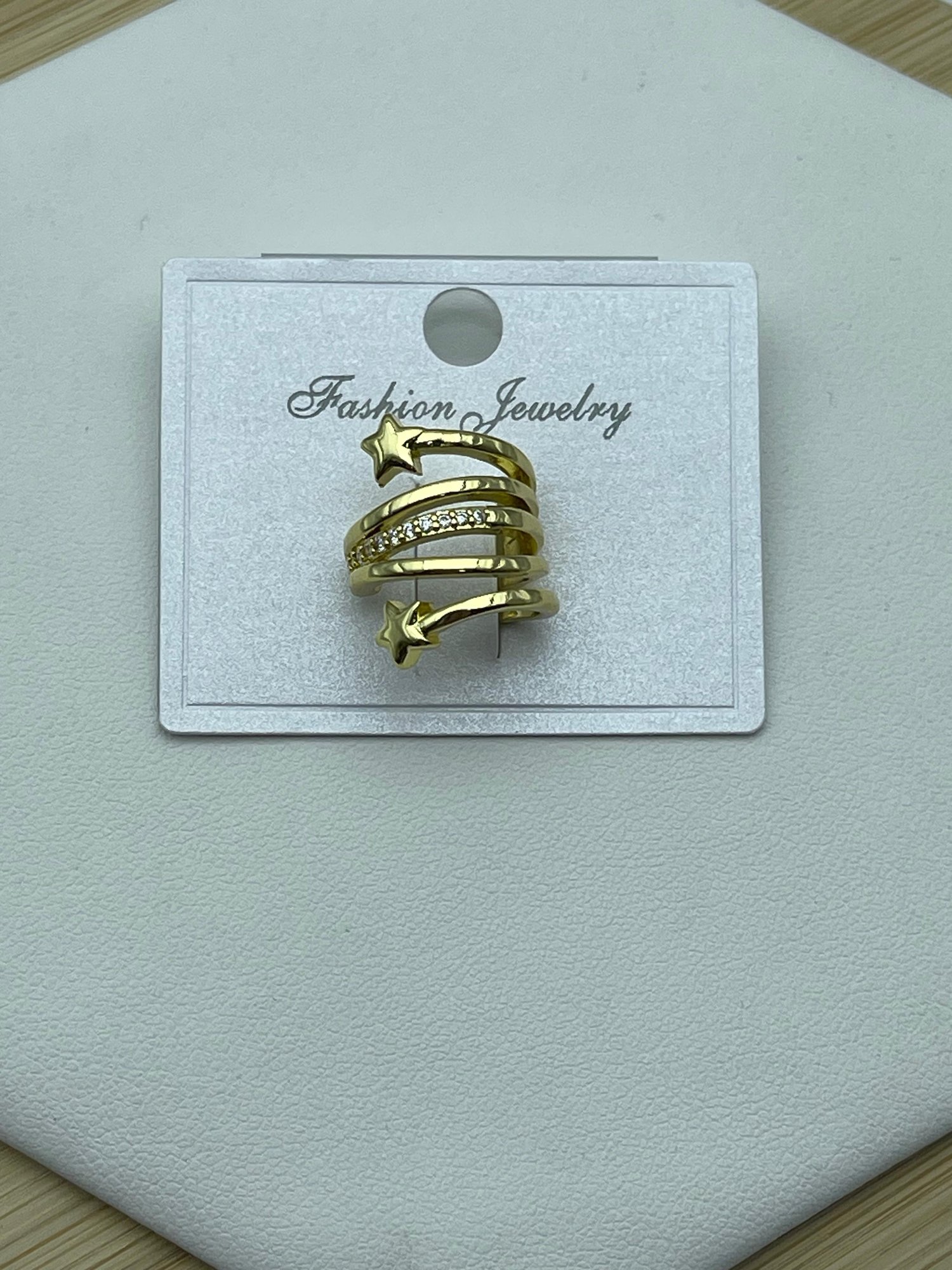 Yıldız Uçlu Gold VIP Kıkırdak Küpe