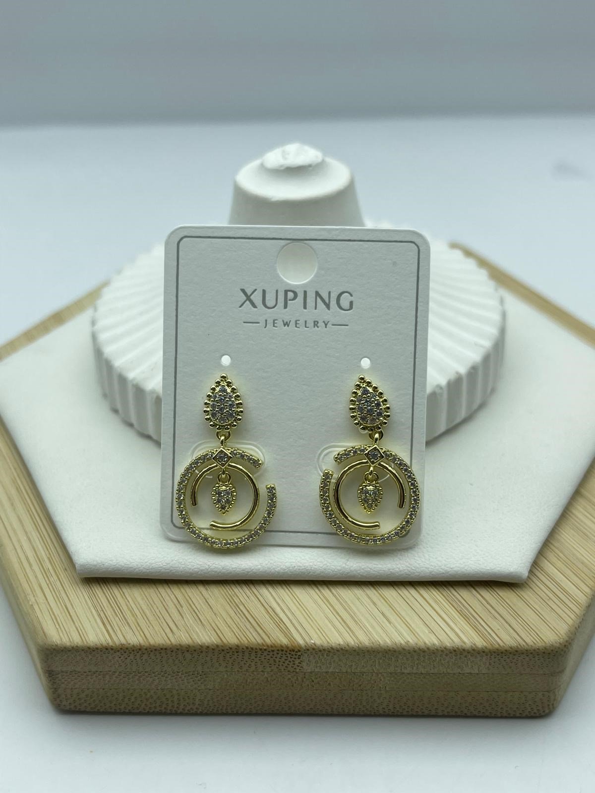 yuvarlak desen taşlı xuping gold küpe 26xpkp93