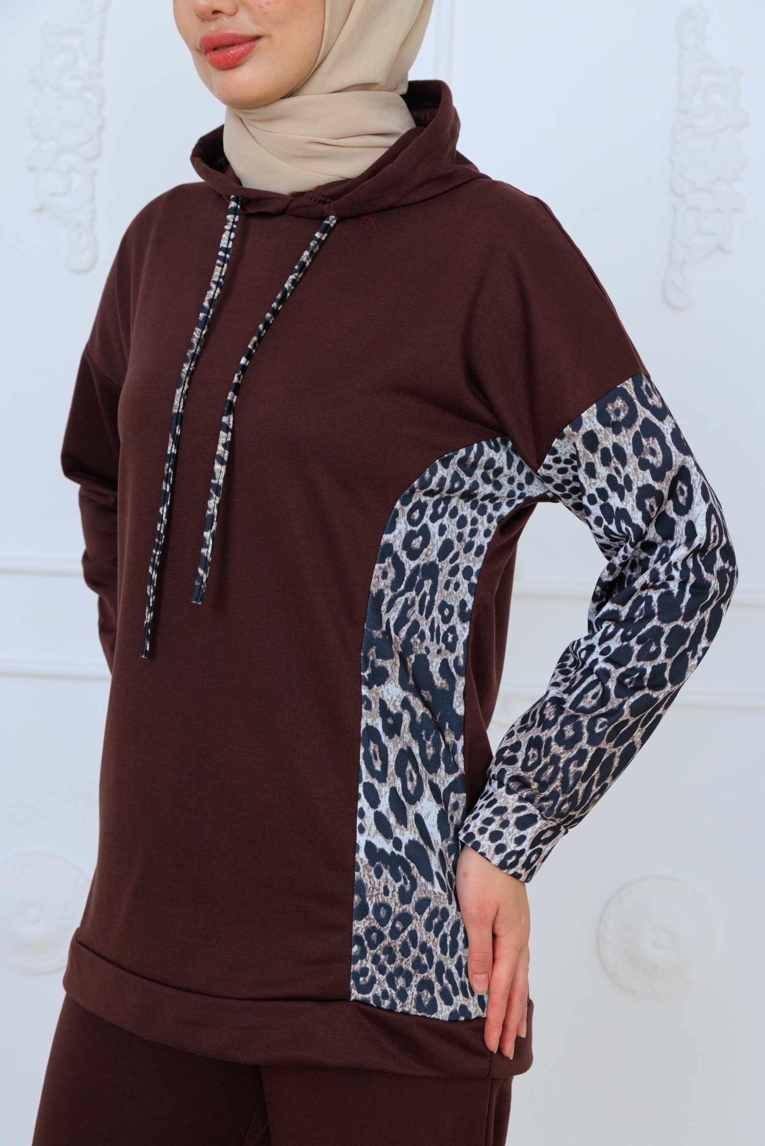 LEOPAR DETAYLI İKİ İPLİK TAKIM