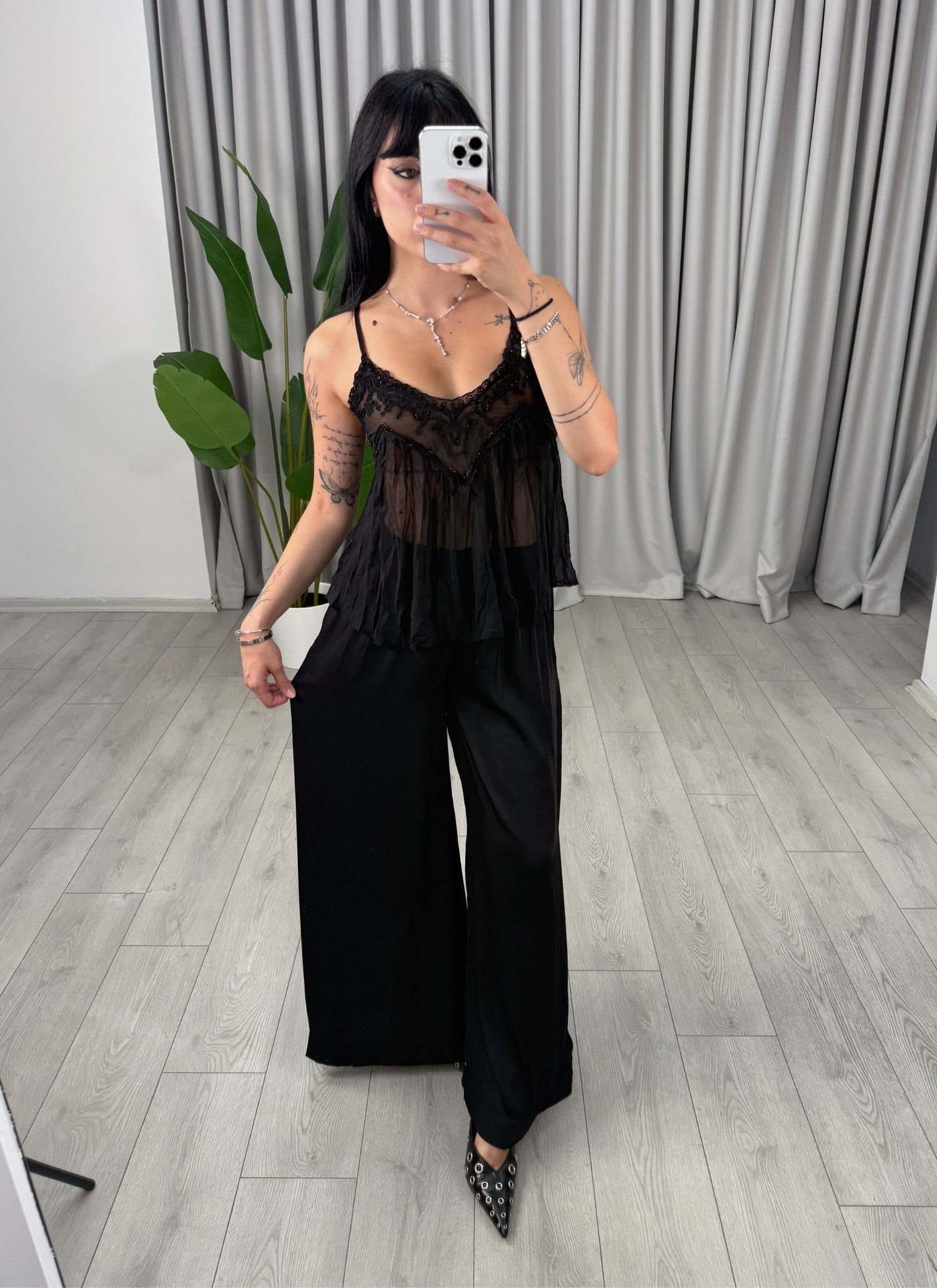 Jasmine Dökümlü Bluz Siyah