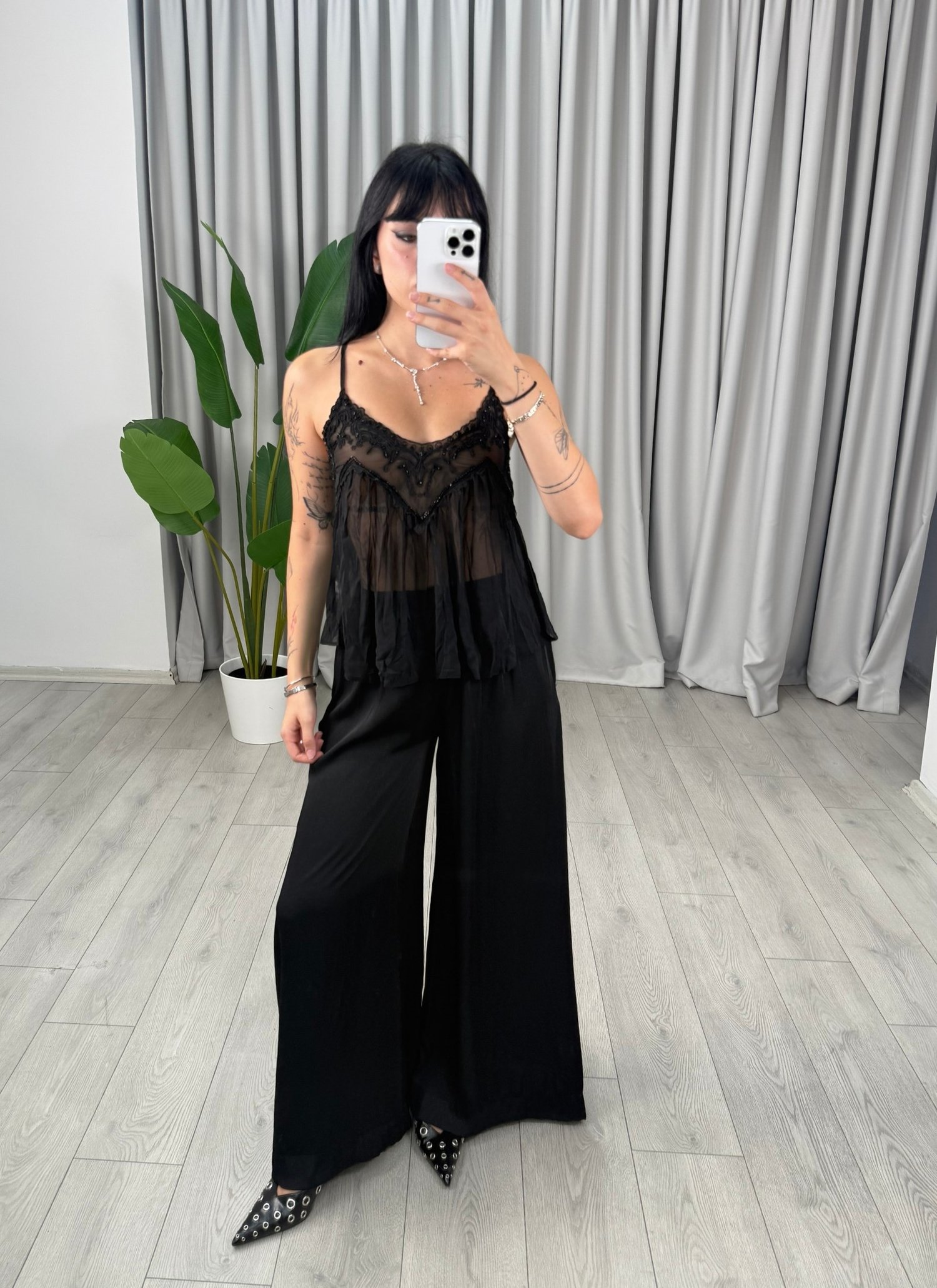 Jasmine Dökümlü Bluz Siyah