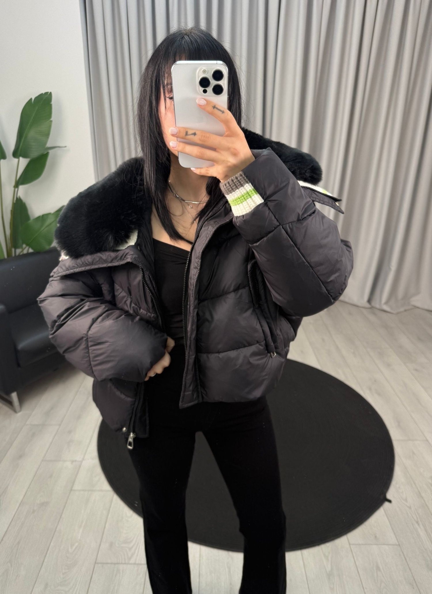 Sasha Mont Siyah