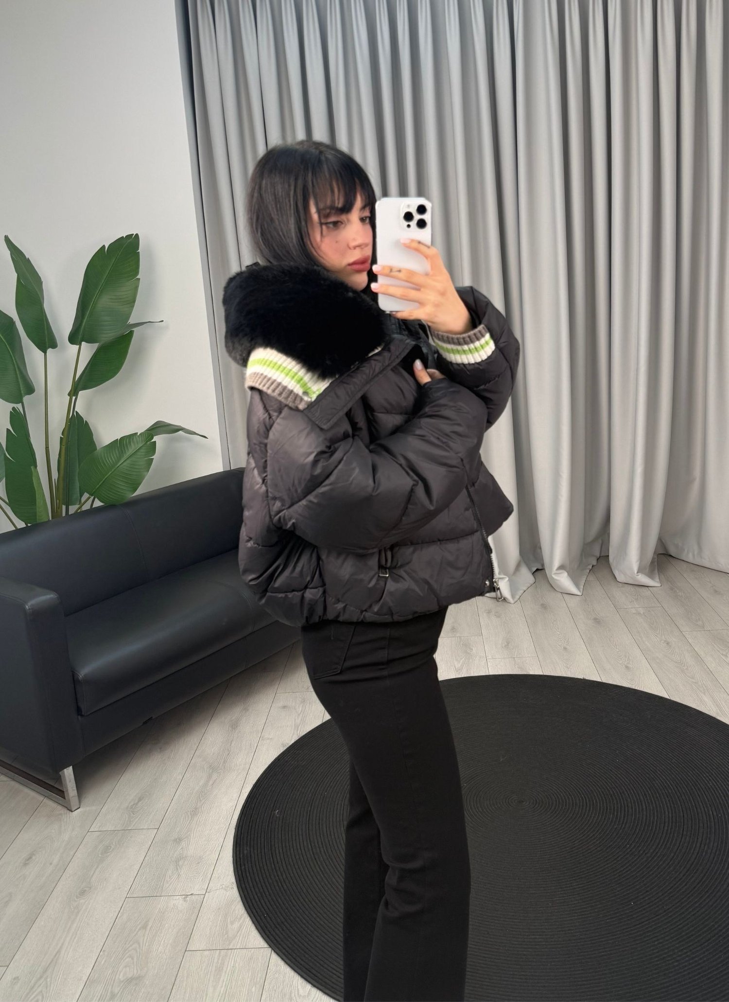 Sasha Mont Siyah