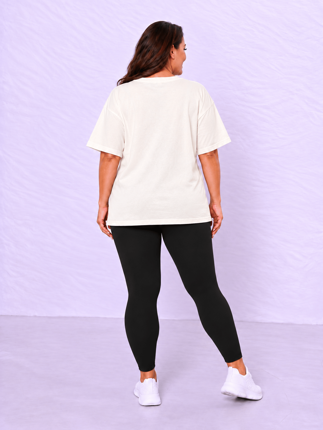Oversize Basic T-Shirt AT Nakış Detaylı  - BEYAZ