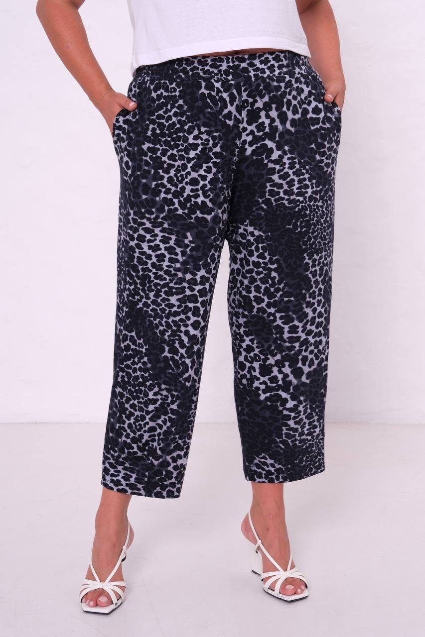 Siyah Leopar Desenli Likralı Penye Şalvar Pantolon