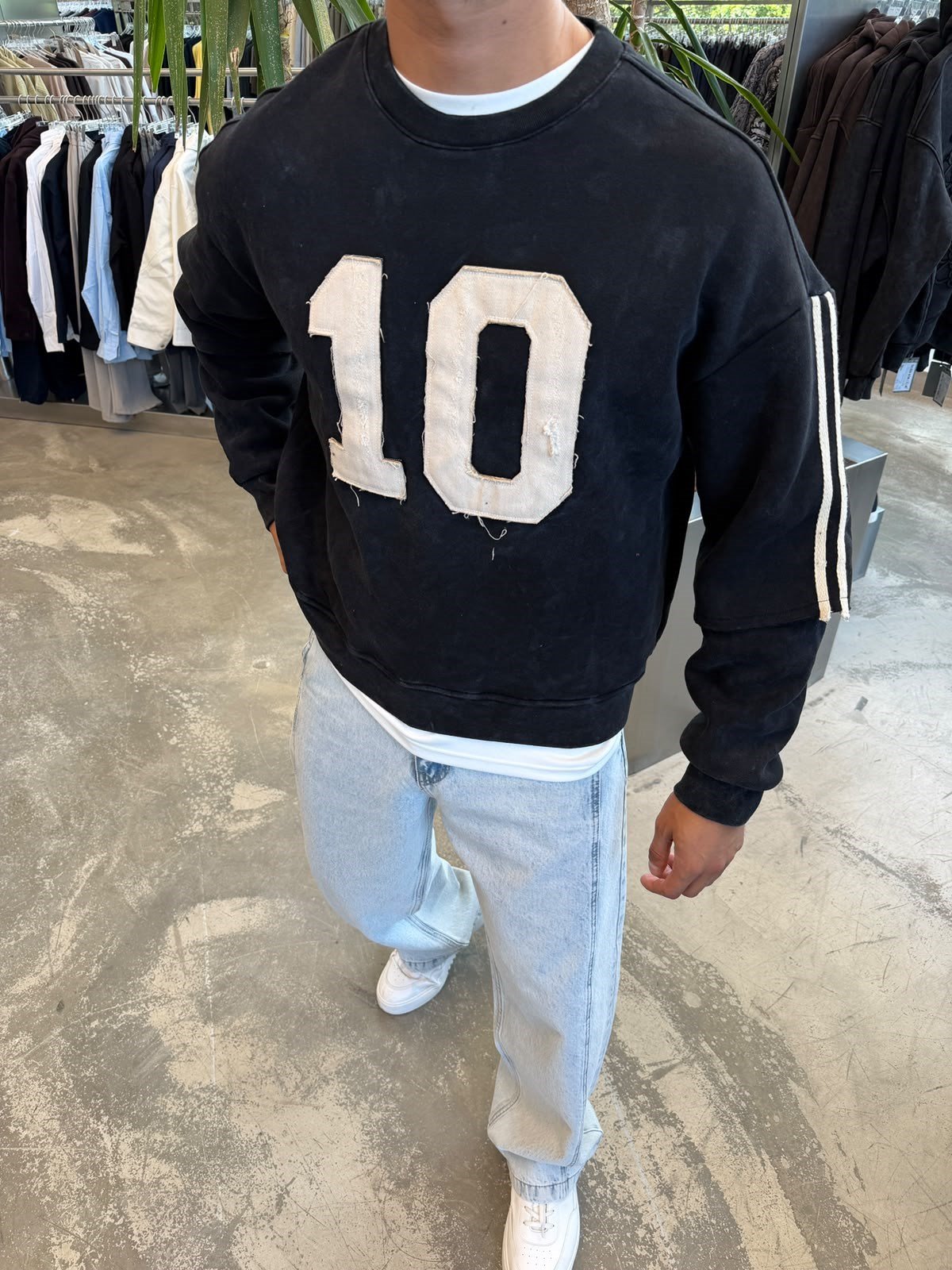 Siyah 10 Numara Parçalı Sweat ES10