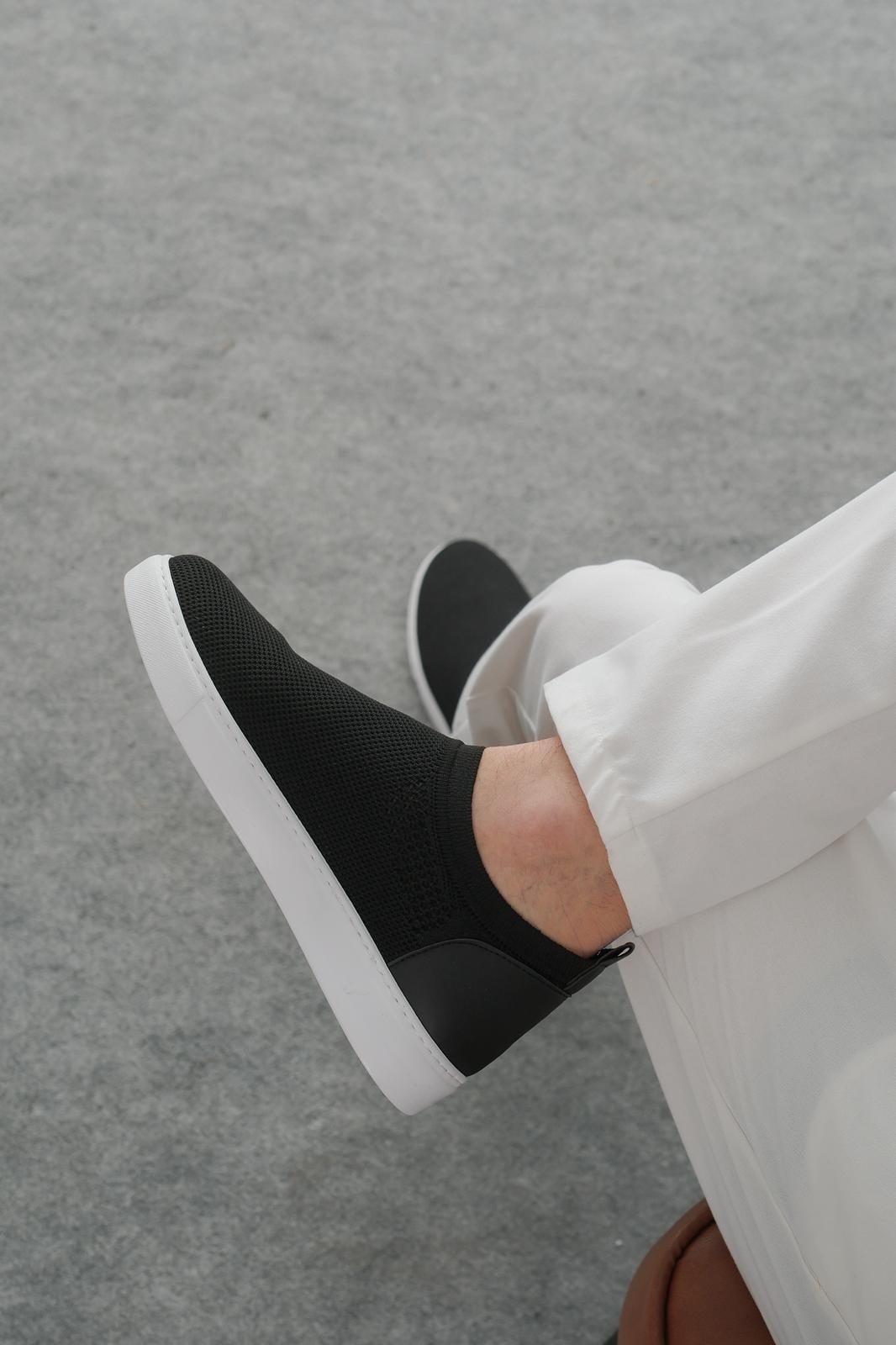 Siyah-Beyaz Slip-On Ayakkabı