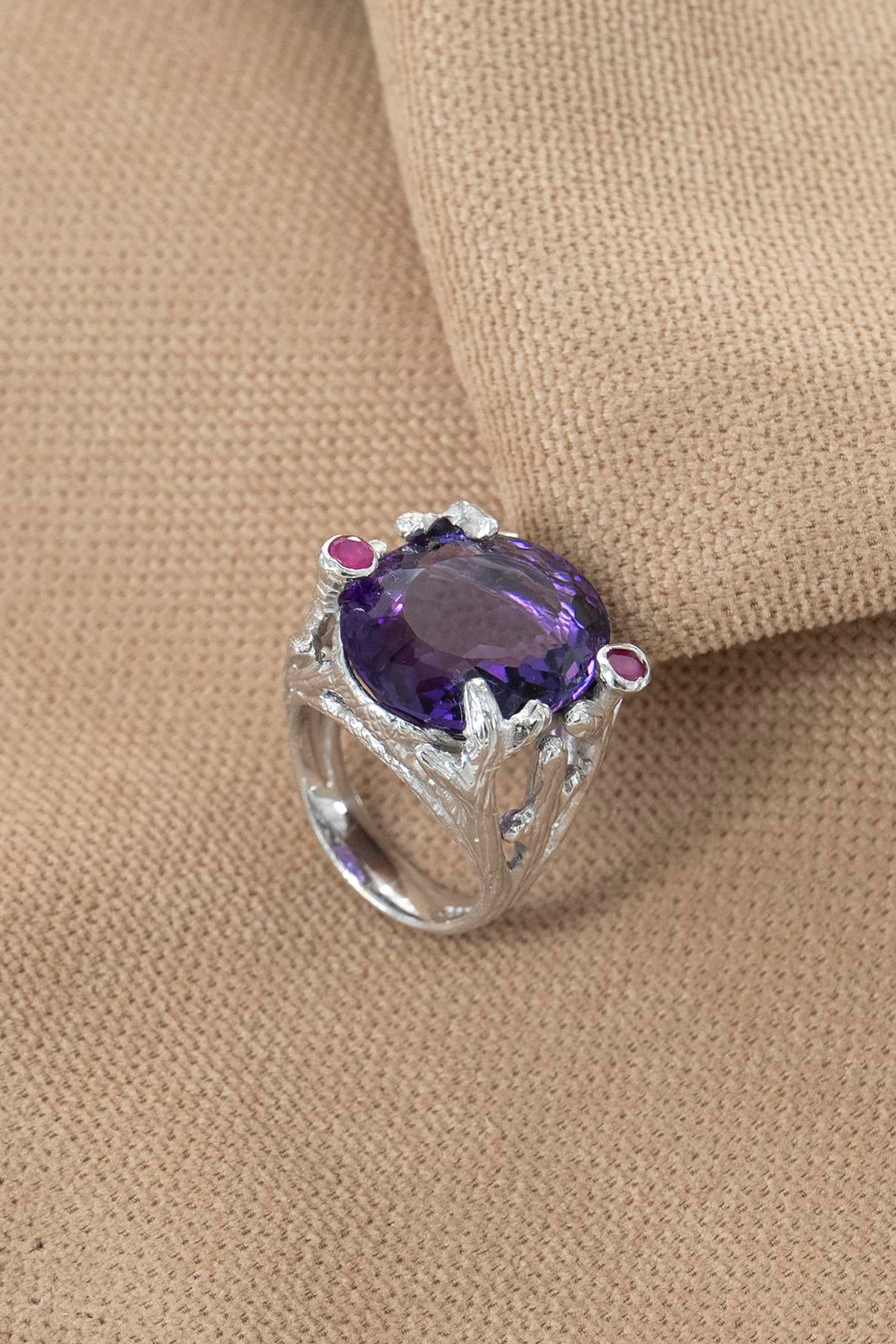 Amethyst 11.80 ct 13.90 gr