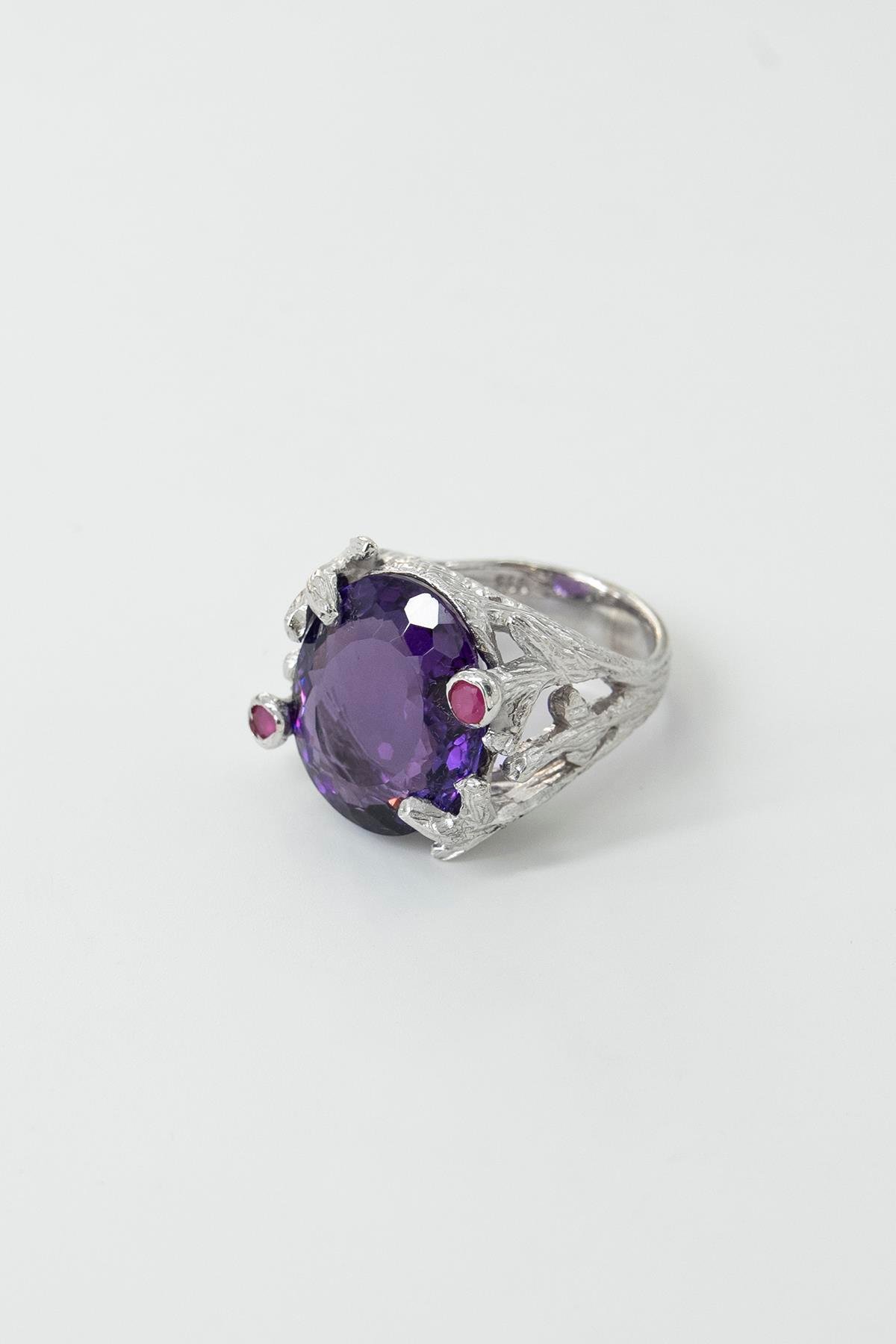 Amethyst 11.80 ct 13.90 gr