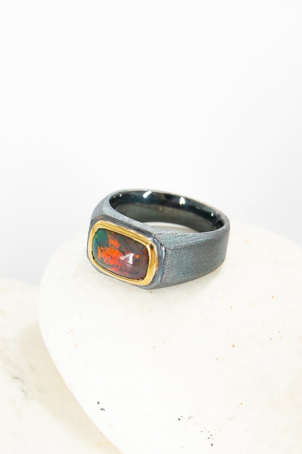 Black Opal Gümüş Yüzük