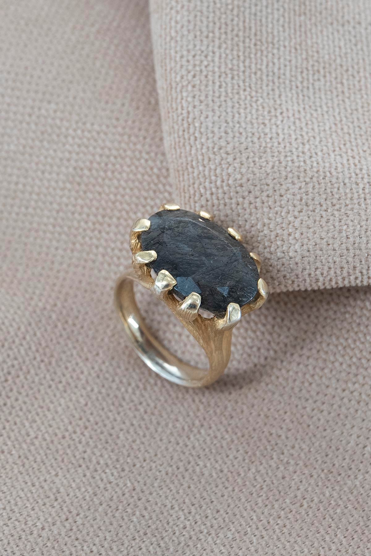 Black Rutil 8.20 ct 10.20 gr