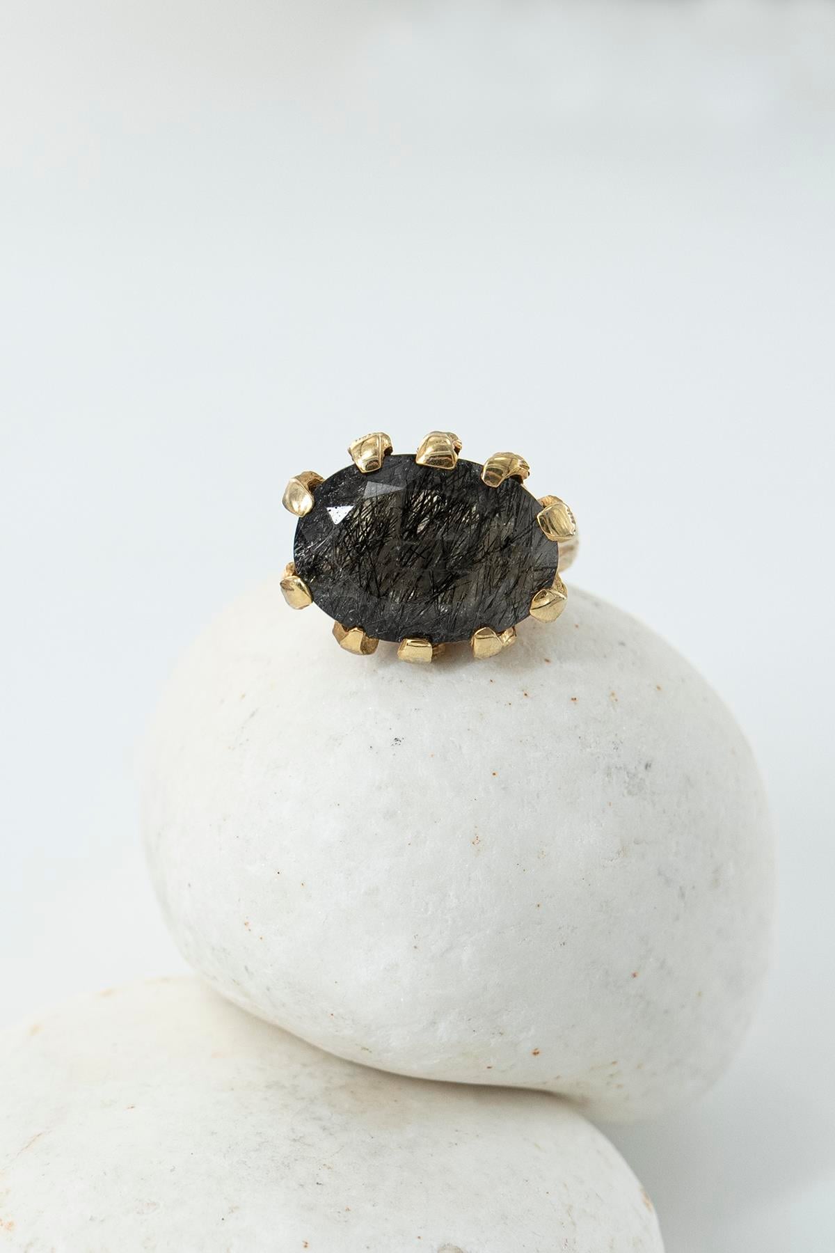 Black Rutil 8.20 ct 10.20 gr