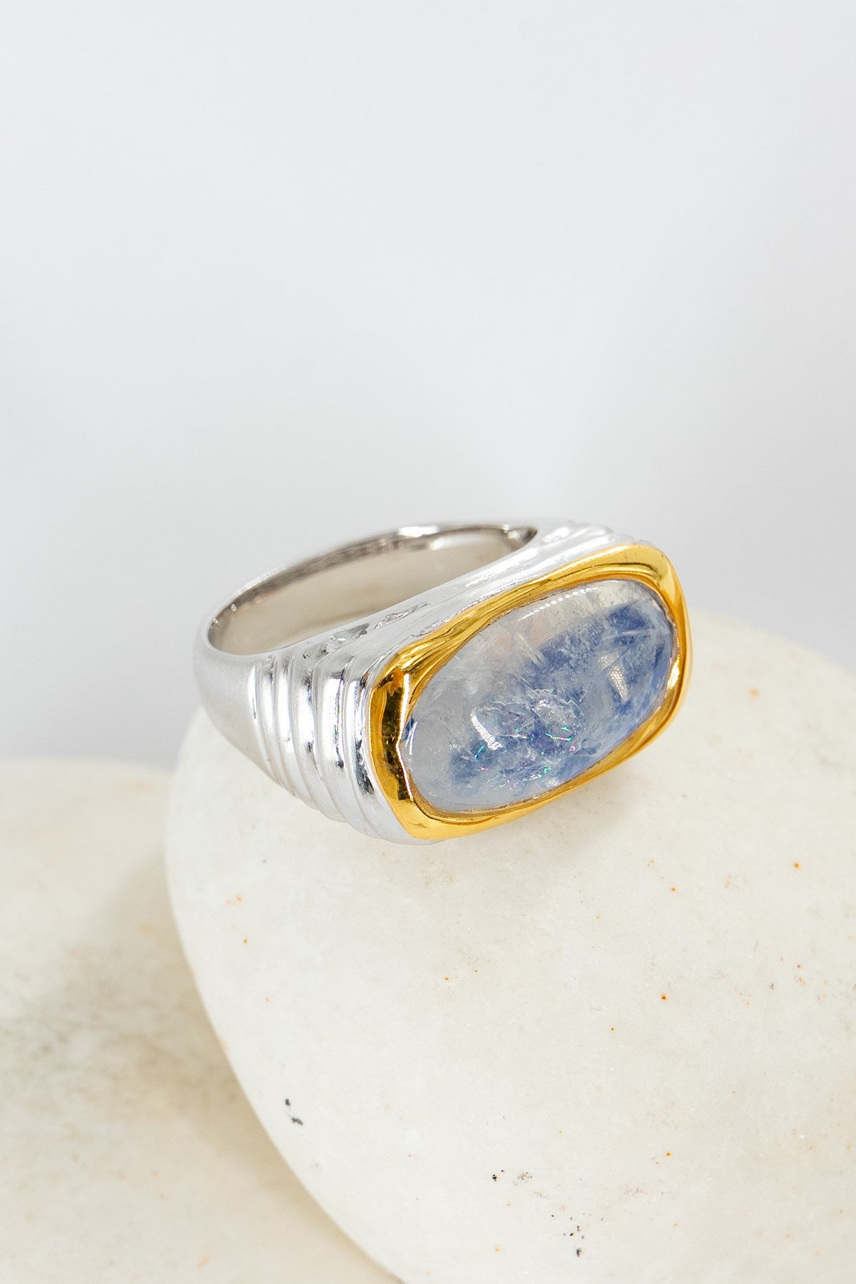 Blue Moon Stone Gümüş Yüzük