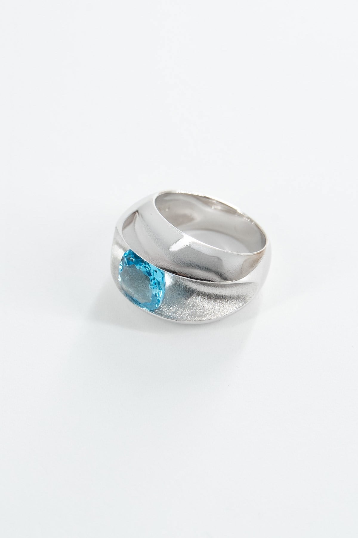 Blue Topaz Taşlı Gümüş Tasarım Yüzük