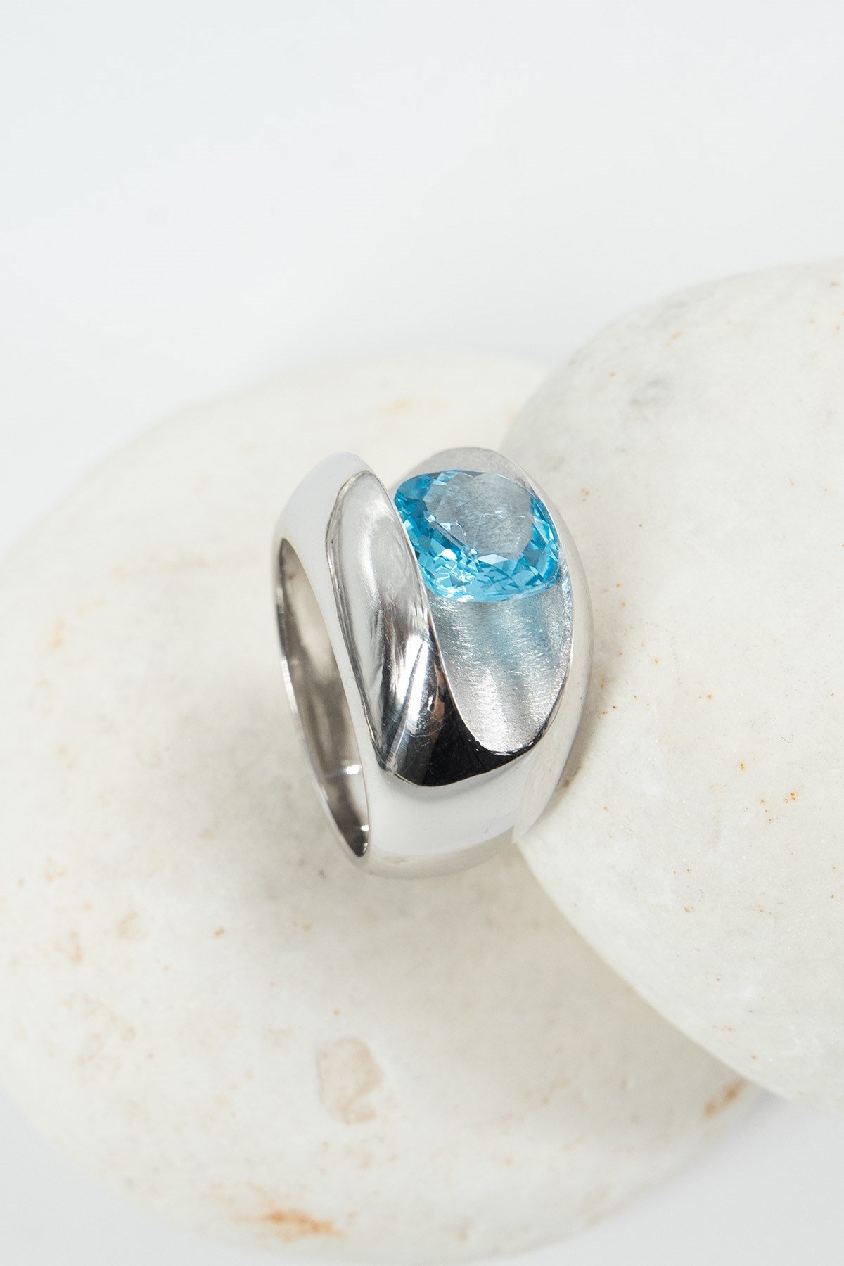 Blue Topaz Taşlı Gümüş Tasarım Yüzük