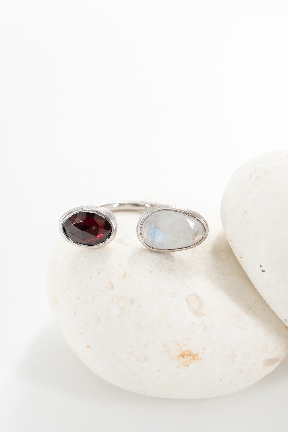 Garnet & Moonstone Gümüş Yüzük
