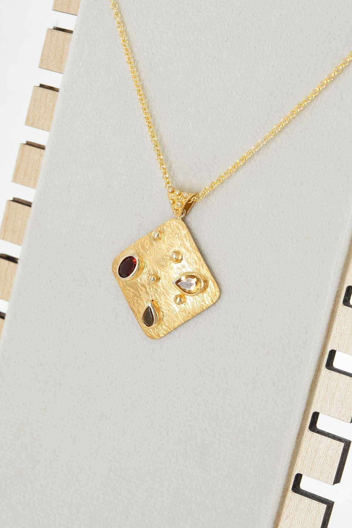 Garnet, Strin ve Diazpor Taşlı Gümüş Kolye