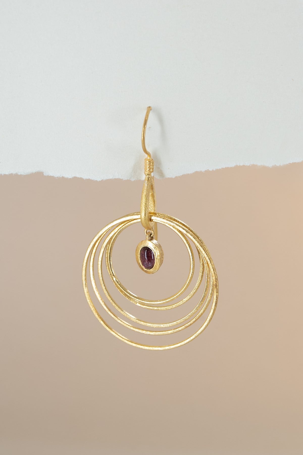 Garnet Taşlı Gümüş Küpe