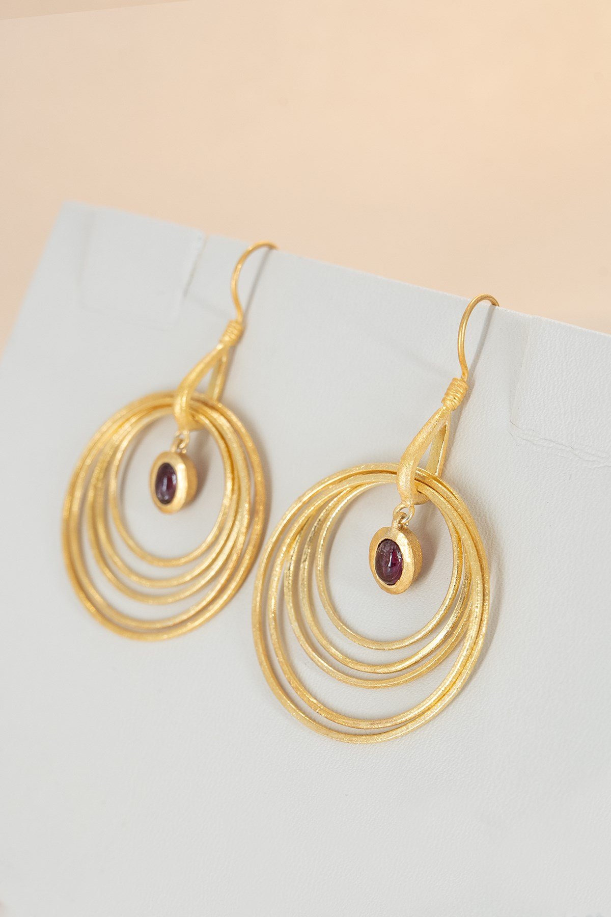 Garnet Taşlı Gümüş Küpe