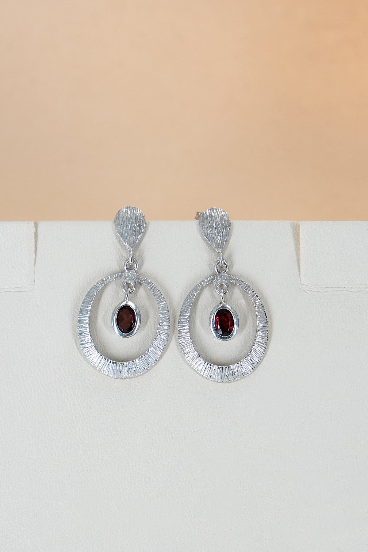 Garnet Taşlı Gümüş Küpe