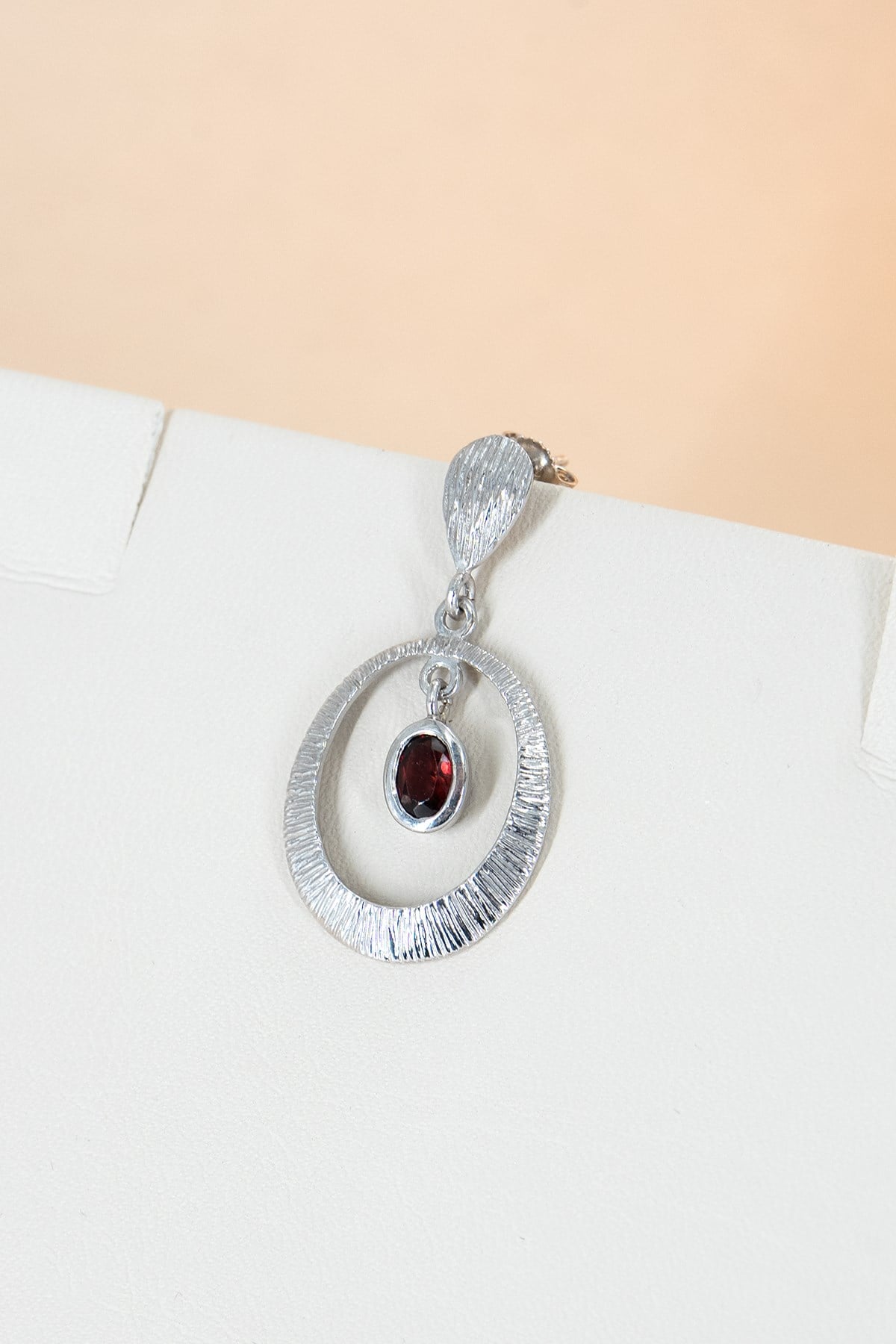 Garnet Taşlı Gümüş Küpe