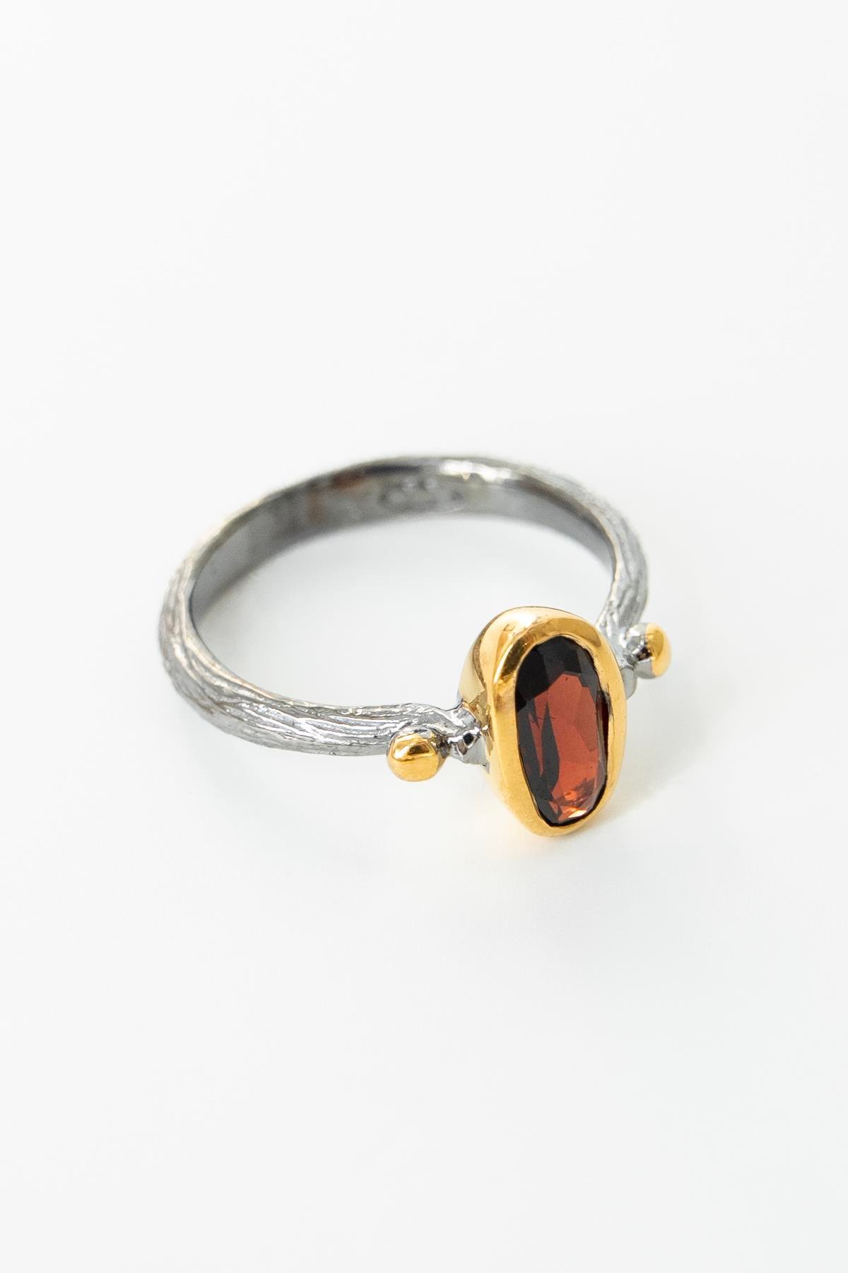 Garnet Taşlı Gümüş Yüzük