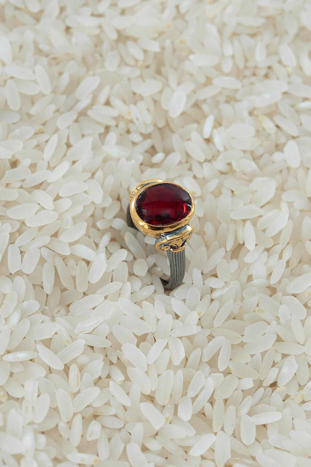 Garnet Taşlı Gümüş Yüzük 5.10 gr