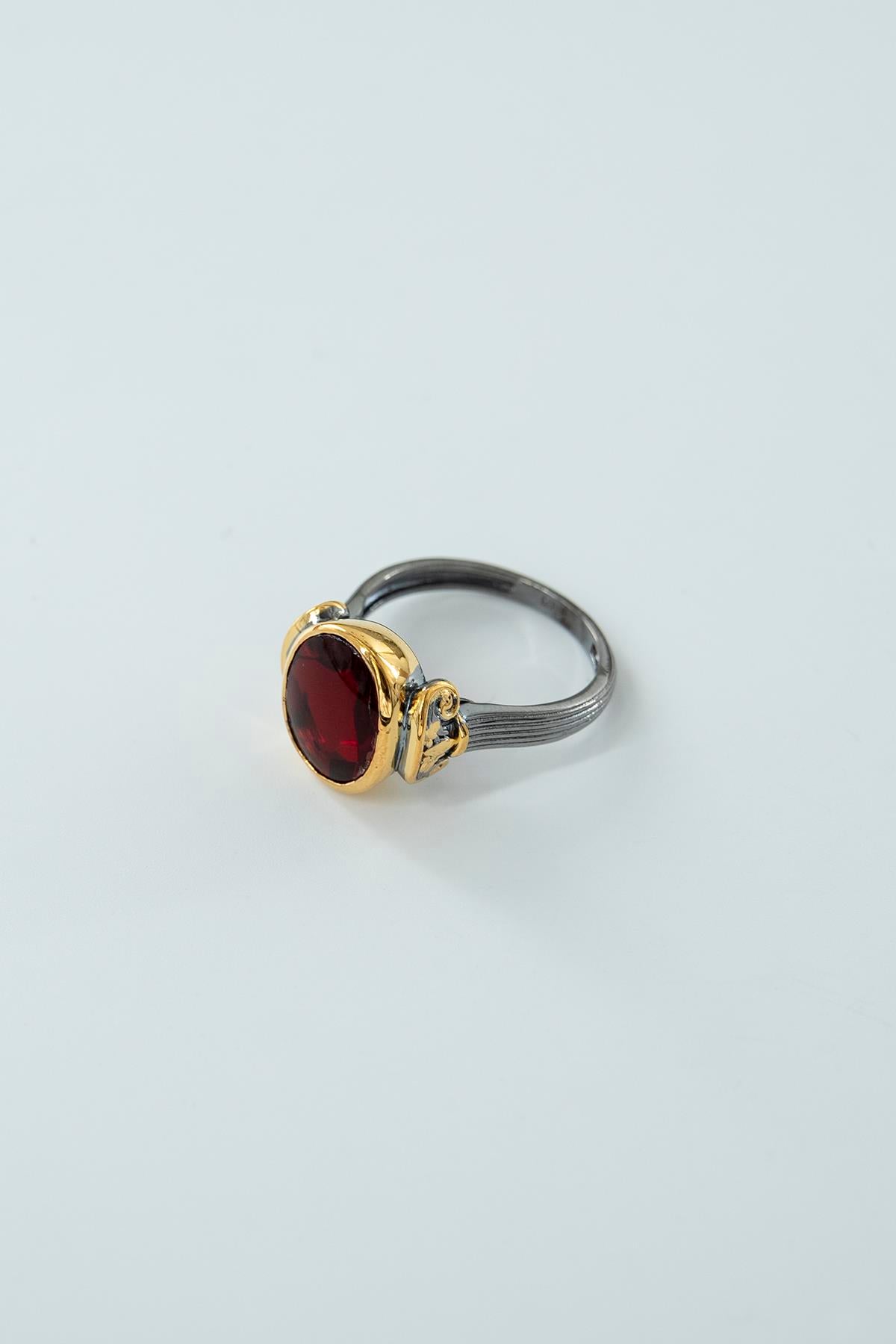 Garnet Taşlı Gümüş Yüzük 5.10 gr