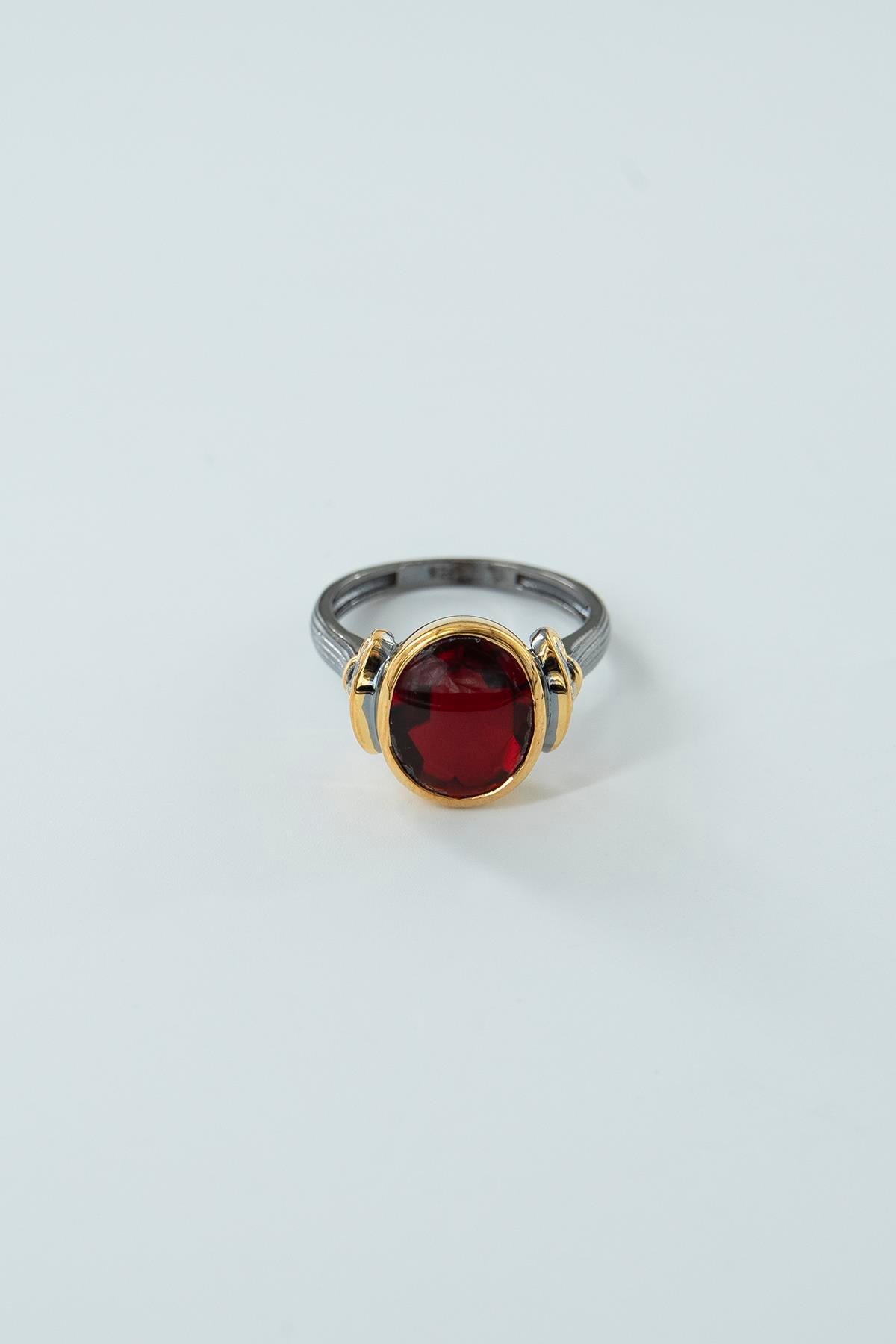 Garnet Taşlı Gümüş Yüzük 5.10 gr