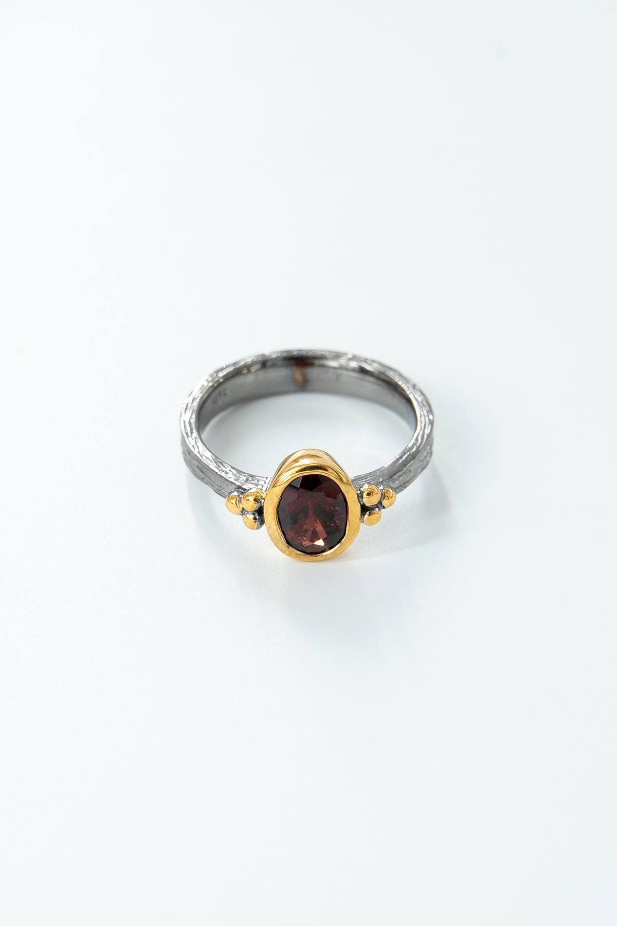 Garnet Taşlı Gümüş Yüzük