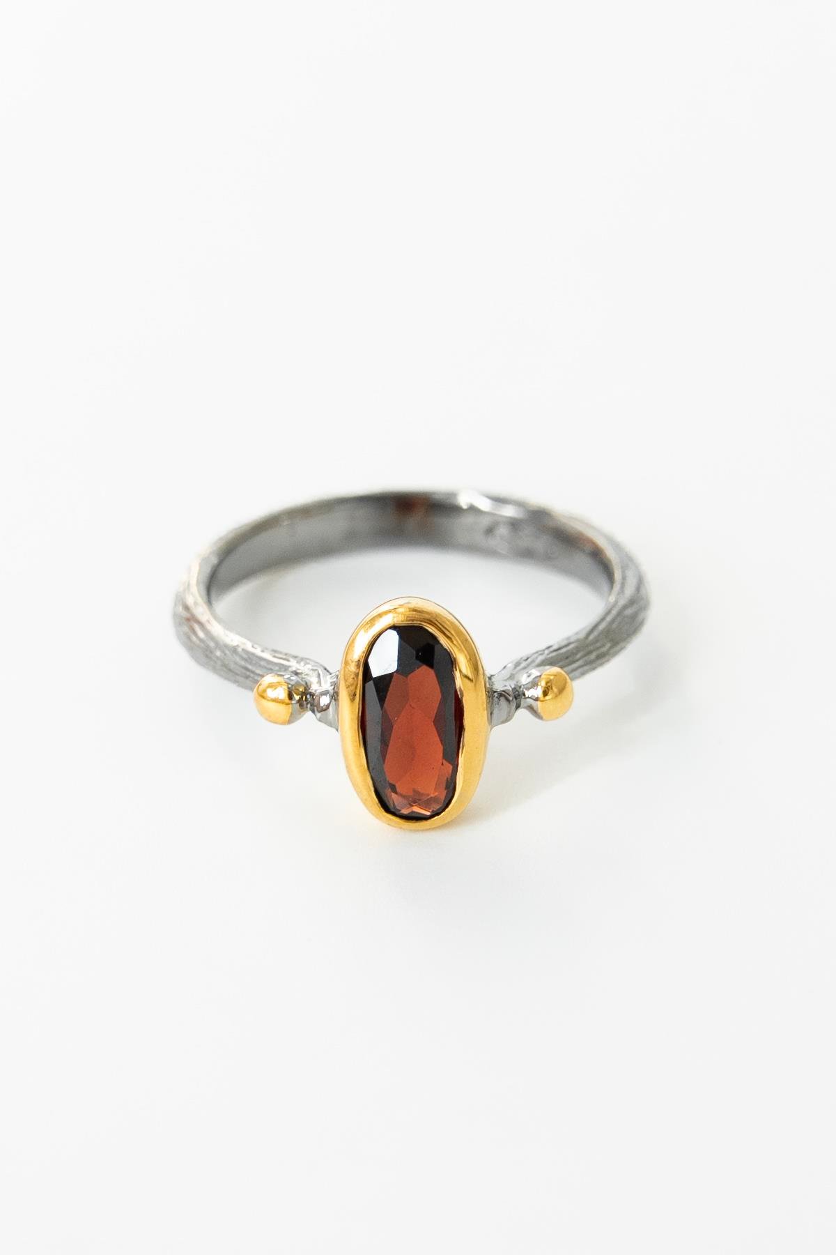 Garnet Taşlı Gümüş Yüzük