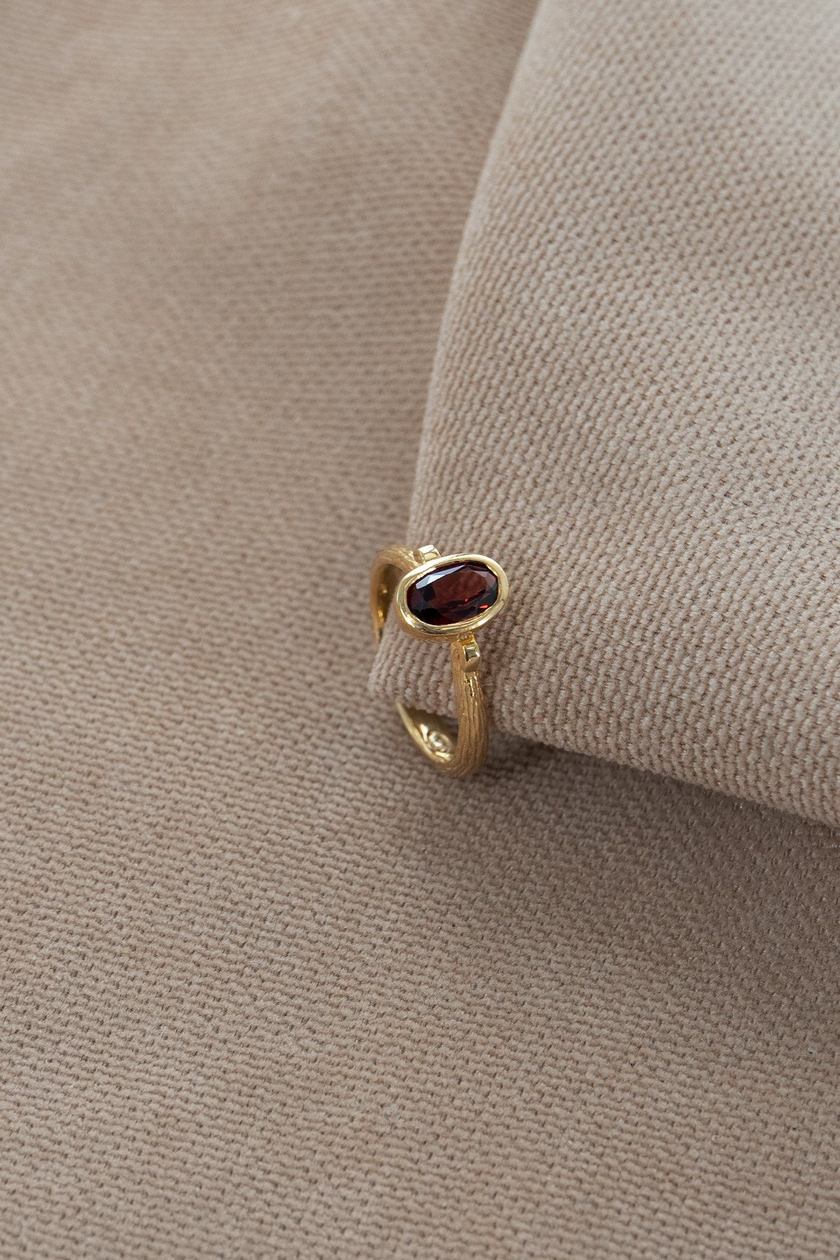 Garnet Taşlı Gümüş Yüzük