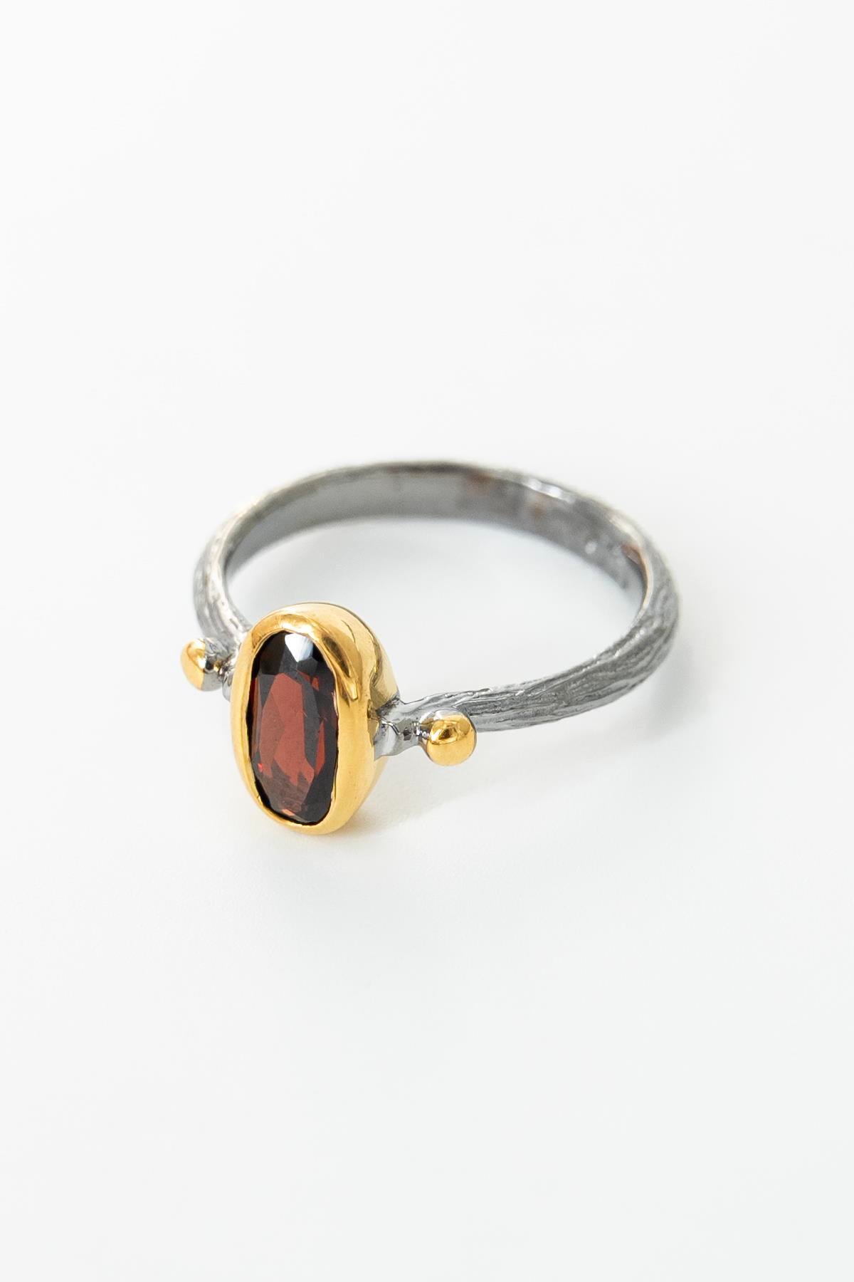 Garnet Taşlı Gümüş Yüzük