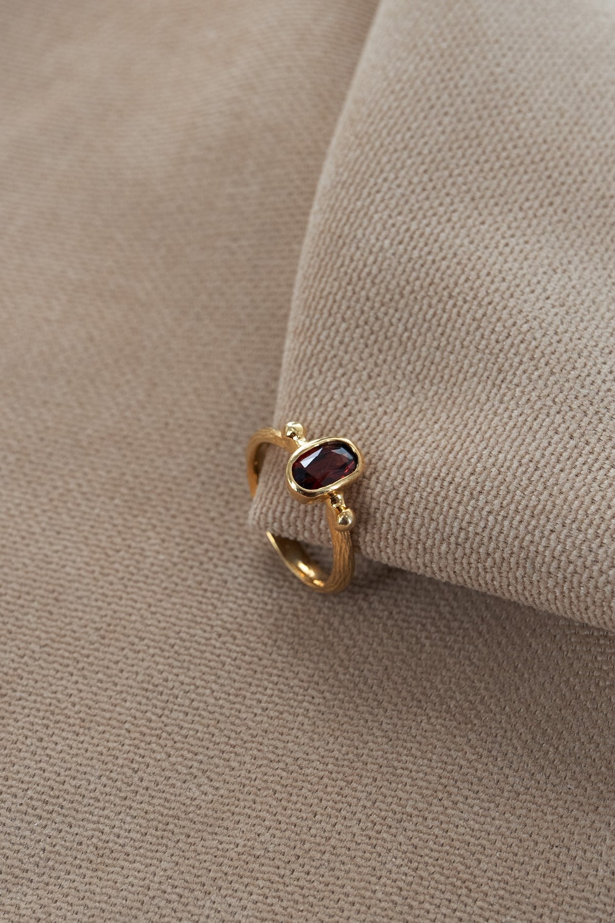 Garnet Taşlı Gümüş Yüzük