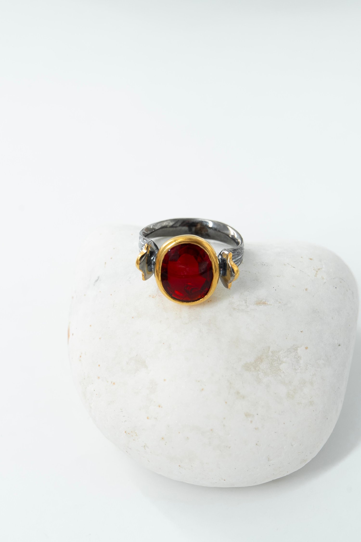 Garnet Taşlı Gümüş Yüzük