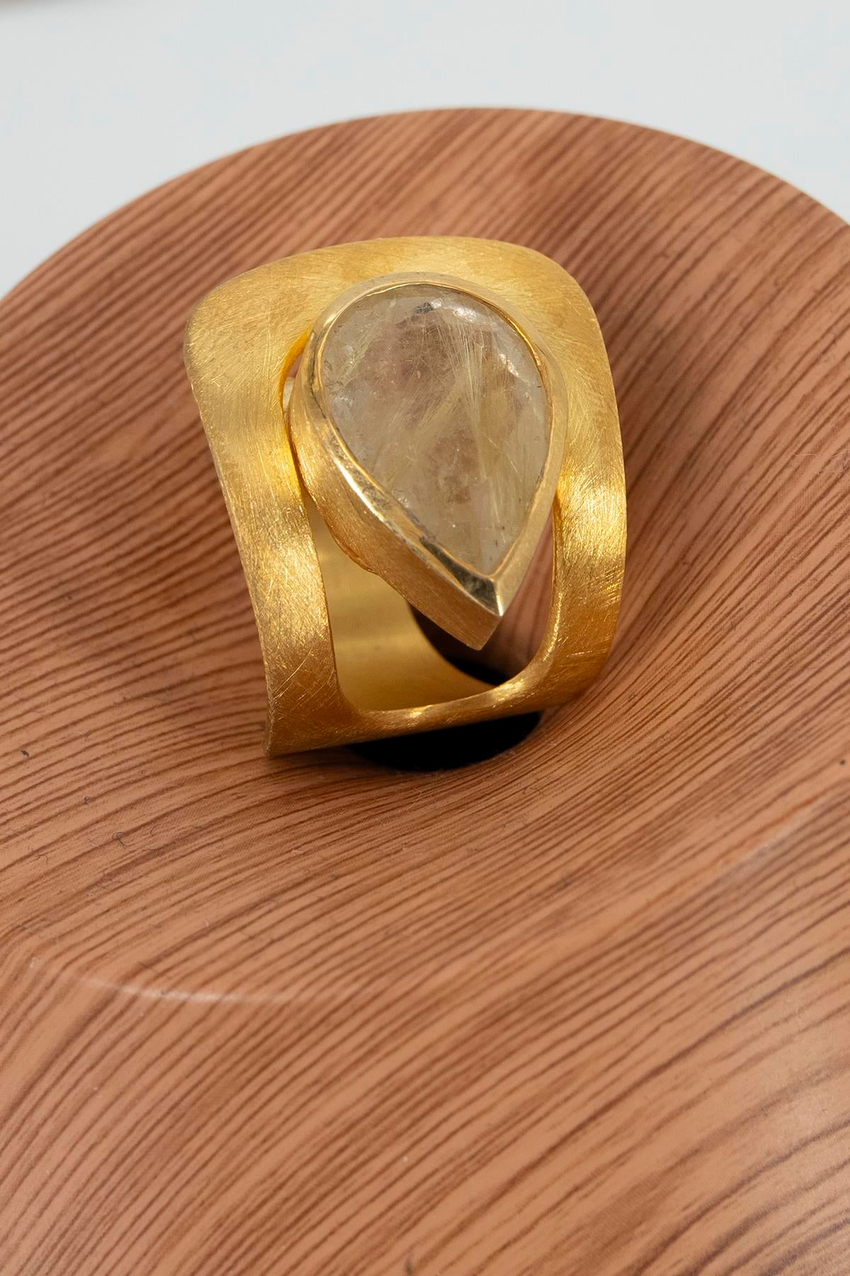 Gold Rutil Kuvars Taşlı Gümüş Yüzük