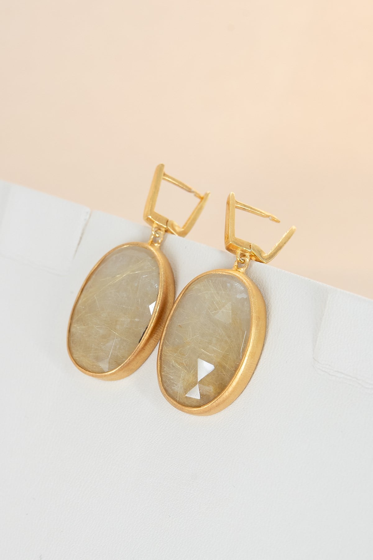 Gold Rutil Quartz Taşlı Gümüş Küpe
