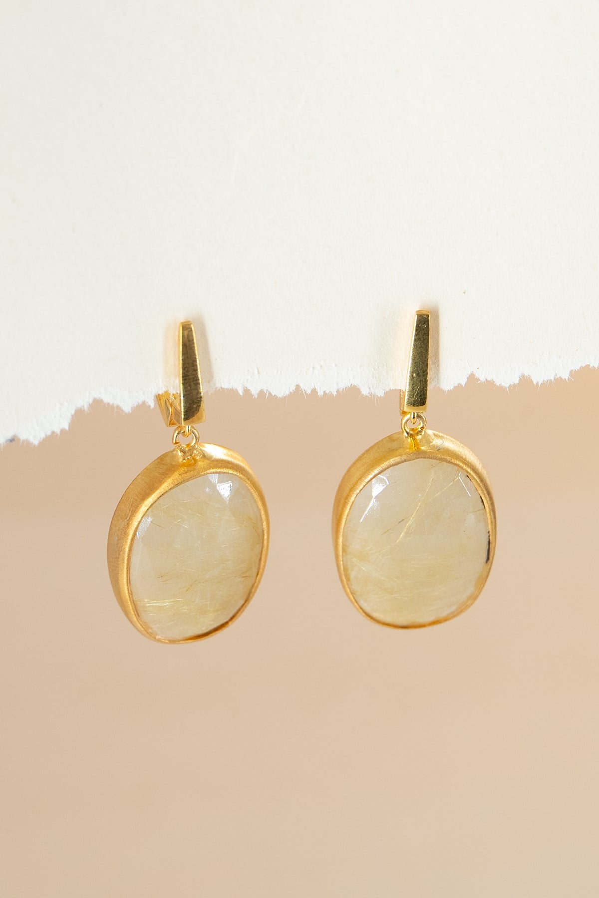 Gold Rutil Quartz Taşlı Gümüş Küpe