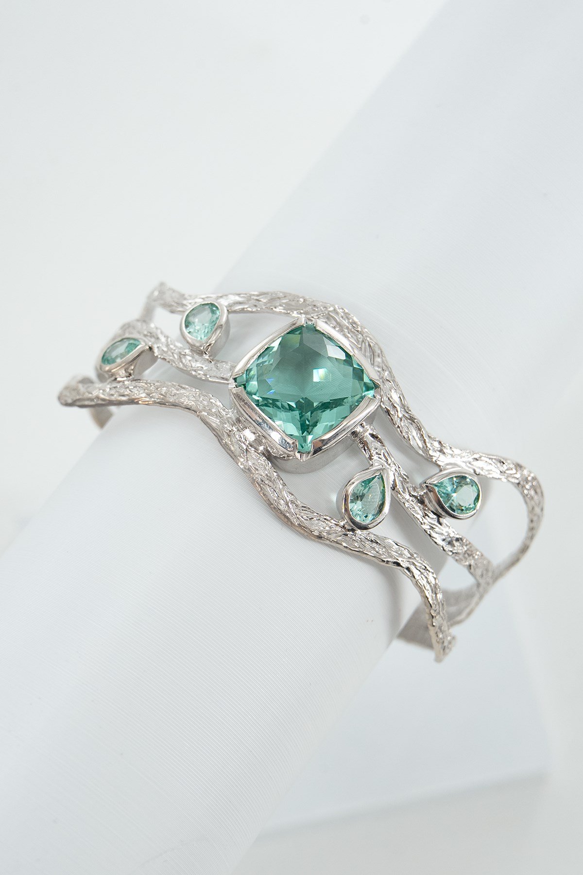 Lab Paraiba Turmalin Taşlı Gümüş Bileklik