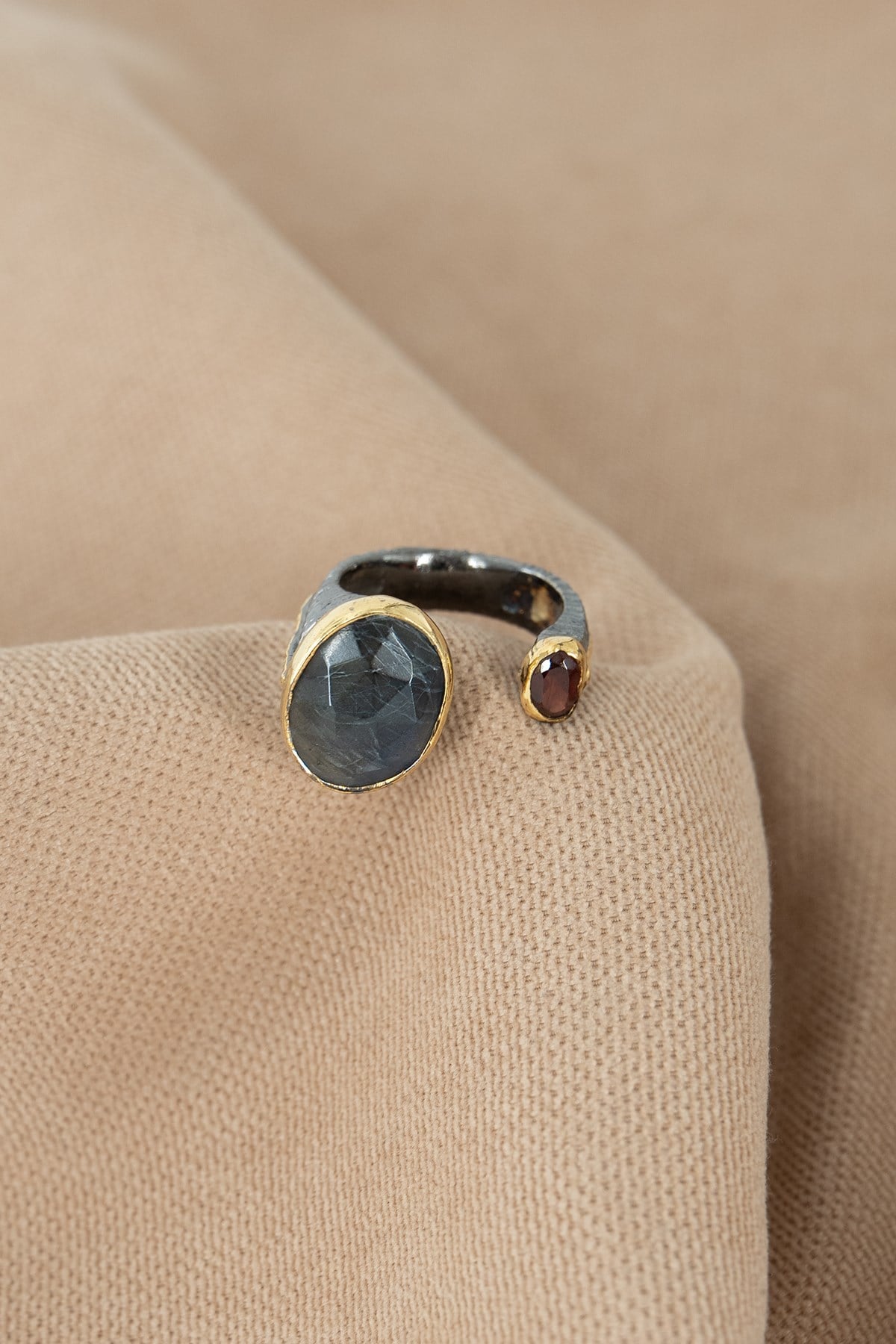 Labradorit & Garnet Taşlı Gümüş Yüzük